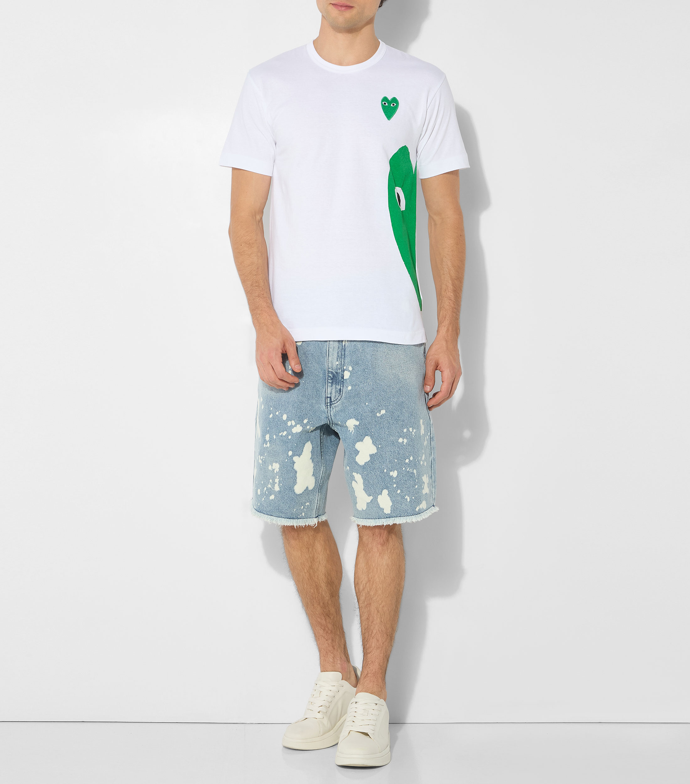 Playera cuello redondo manga corta con corazon Hombre