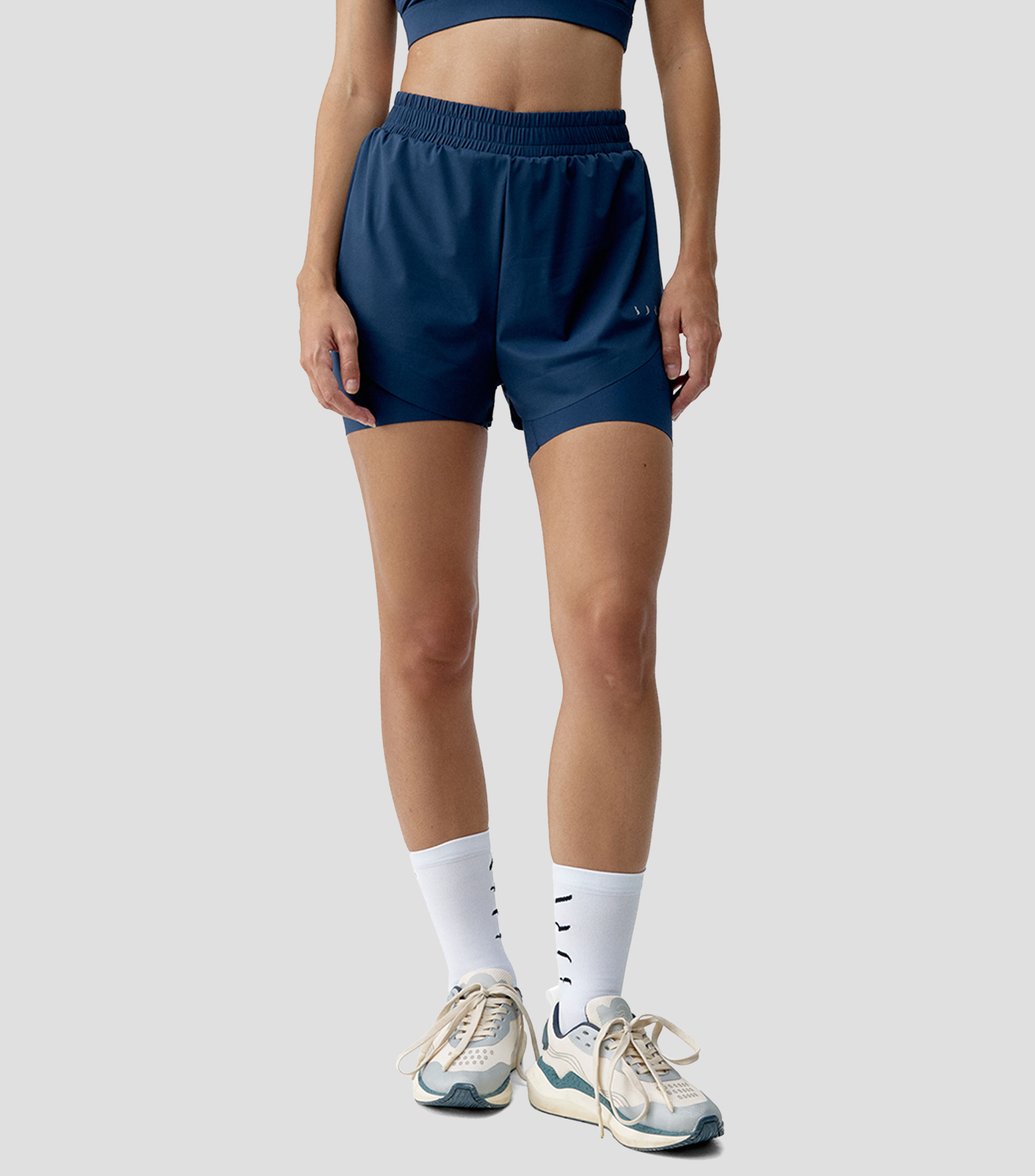 Short para entrenamiento liso Mujer
