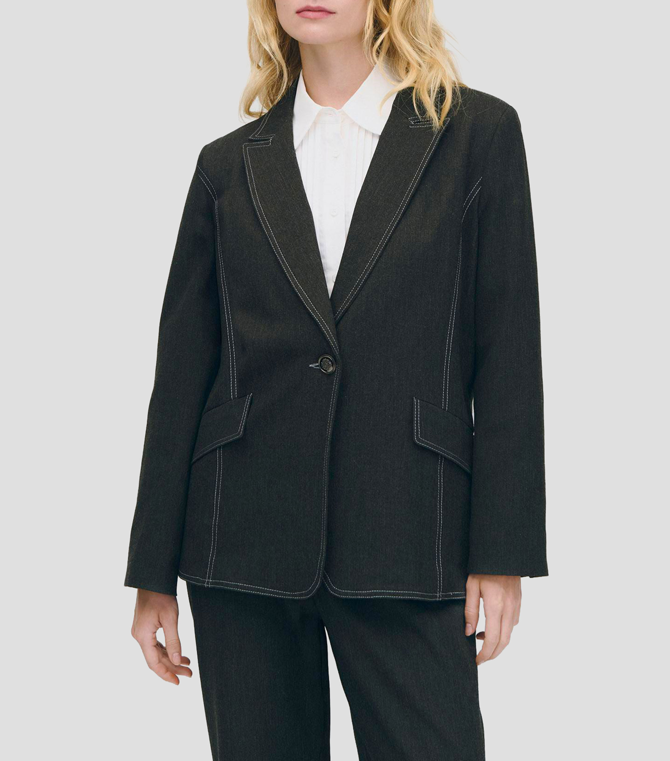 Blazer Negro Stretch Tipo Denim Corte Francés Solapa De Pico Pespuntes En Contraste Mujer