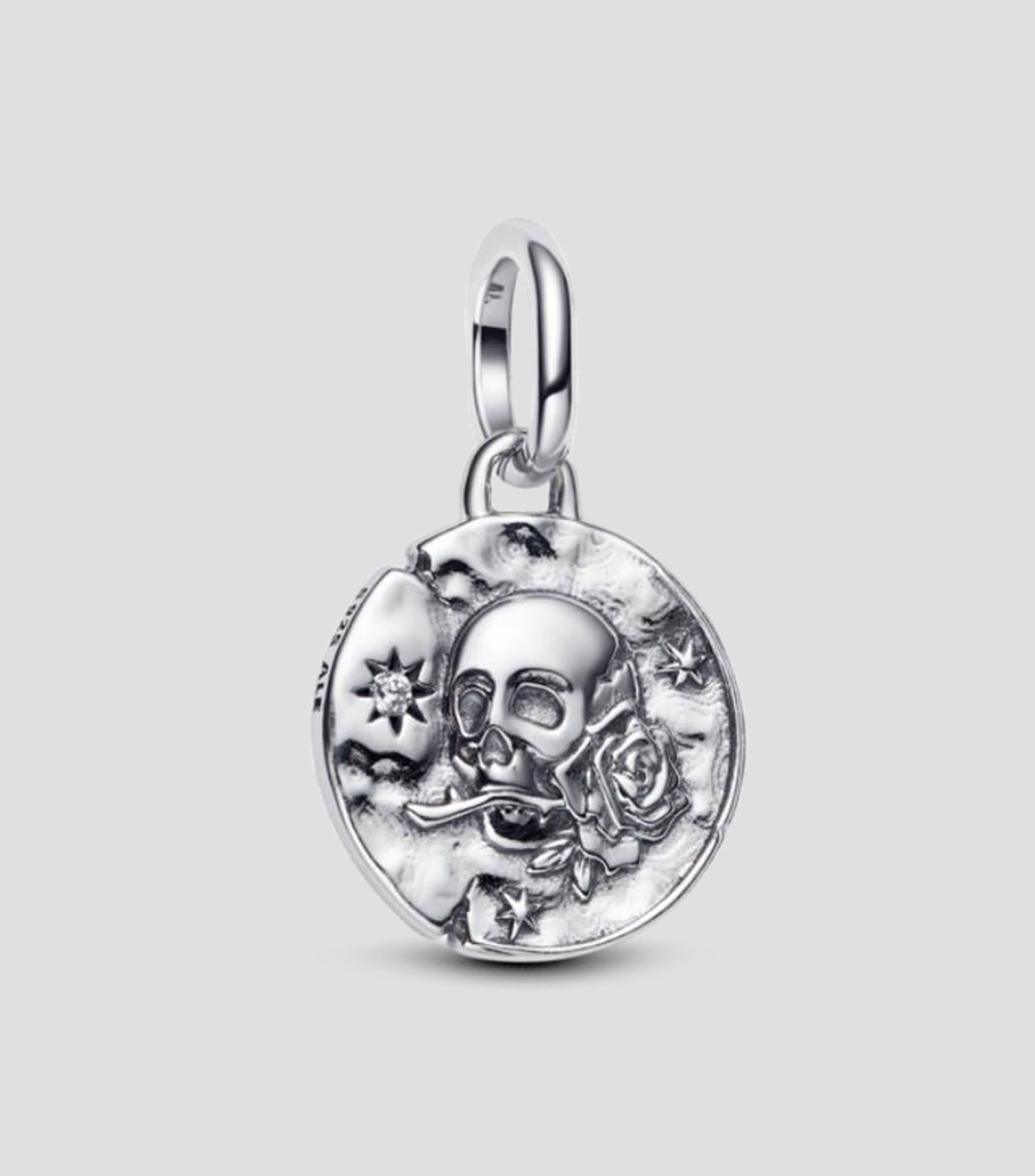 Charm con calavera en plata .925 Mujer