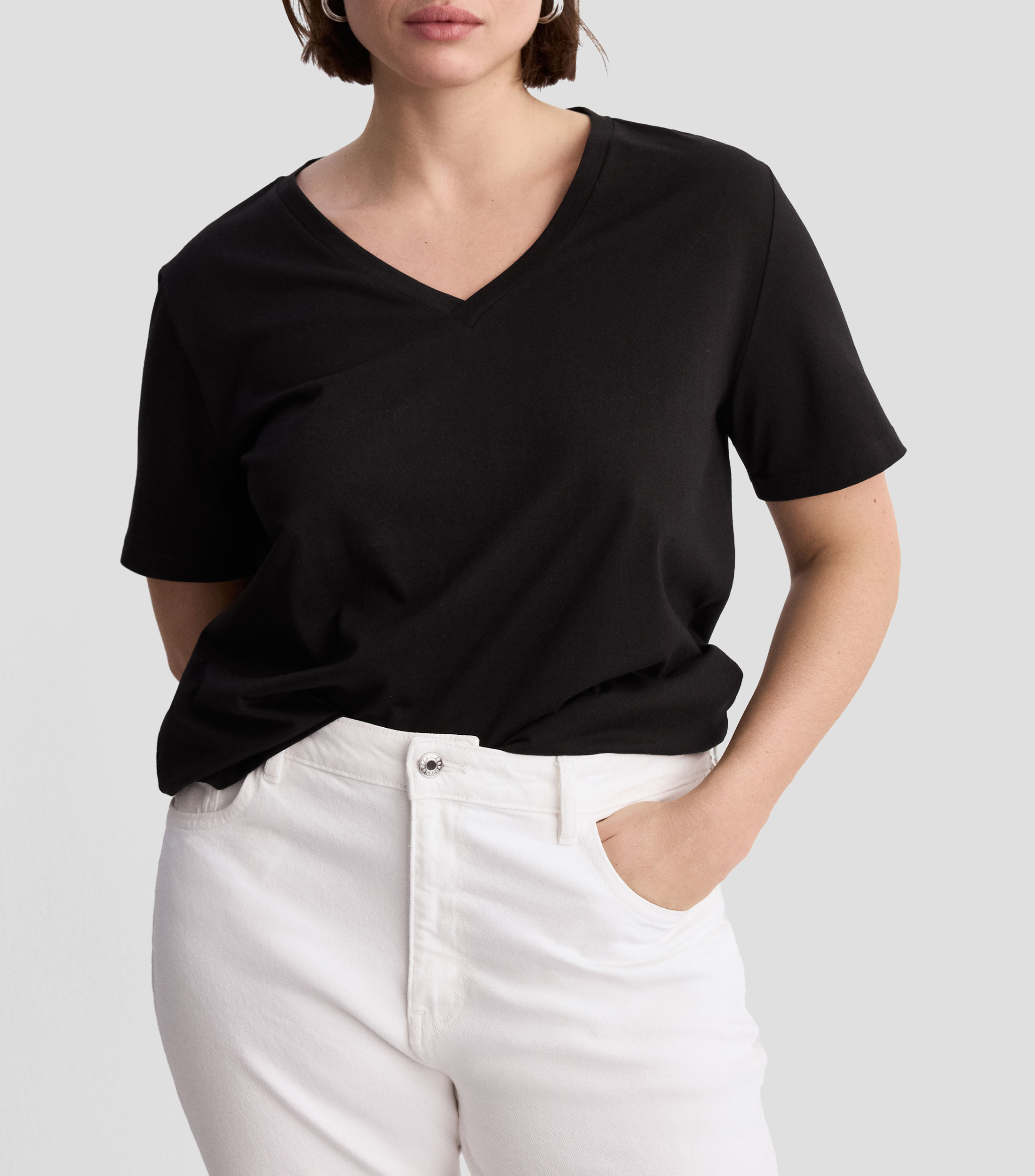 Playera cuello V manga corta lisa Mujer