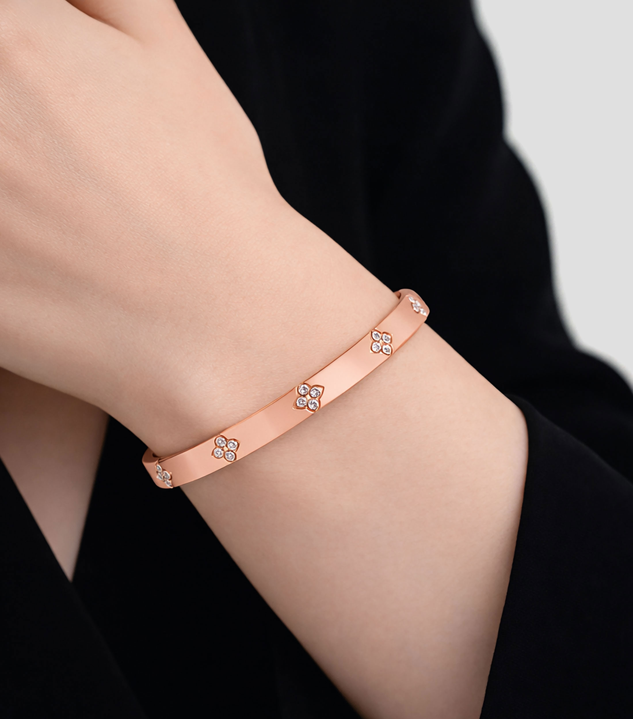 Brazalete en oro rosa de 18 kilates con diamantes Love In Verona Mujer