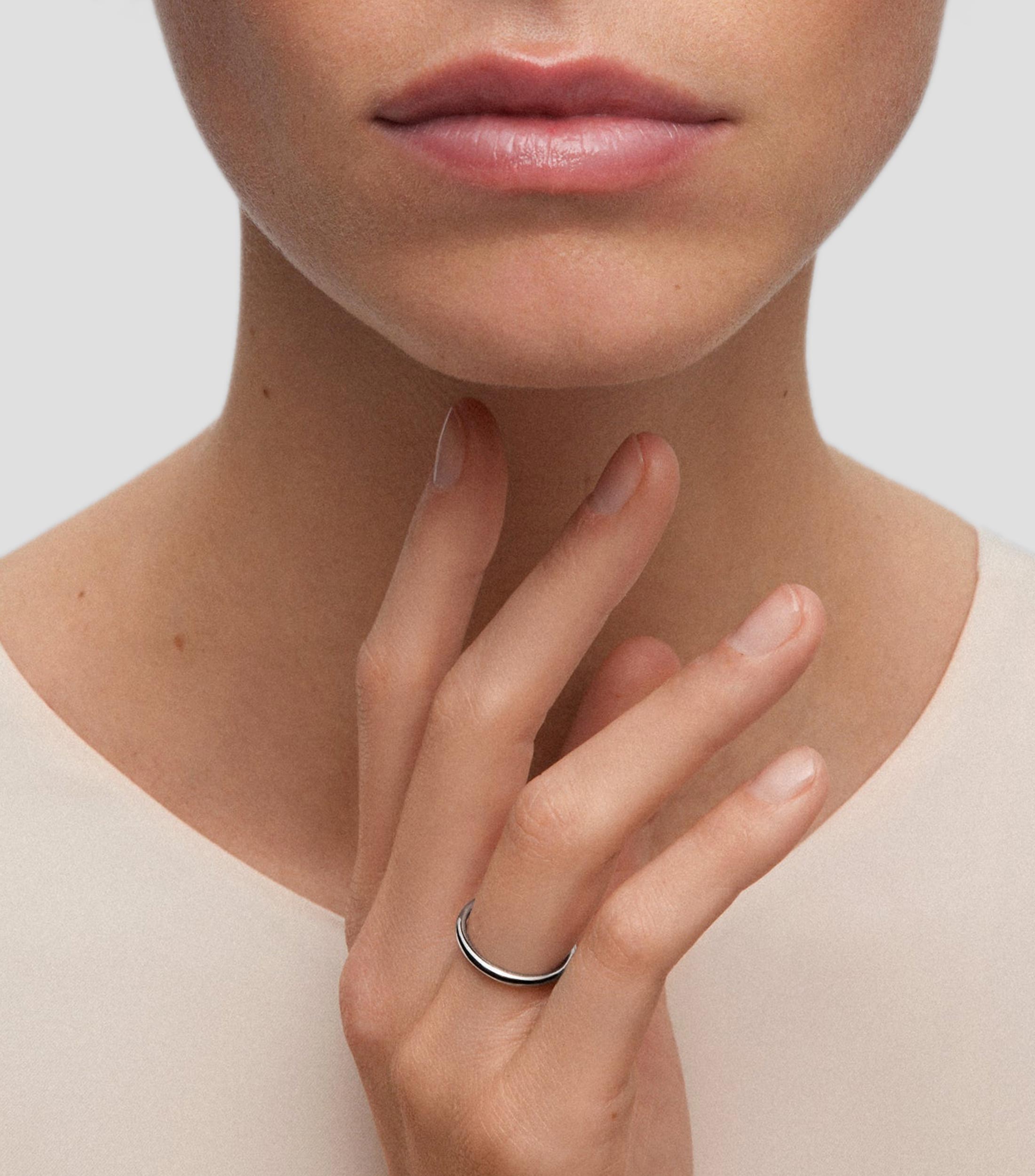 Anillo Solitario en oro blanco 18 Kts Unisex