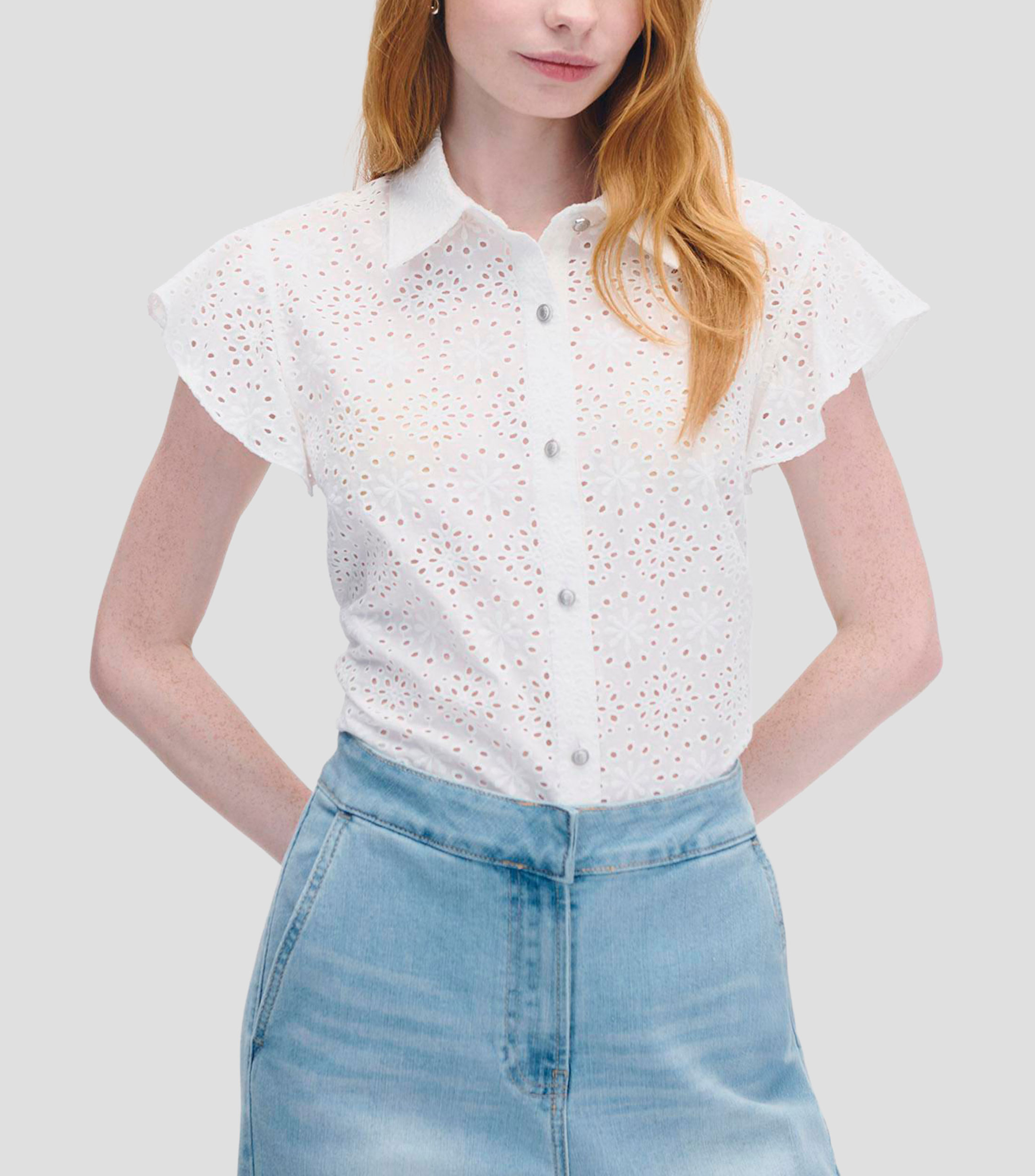 Blusa Blanca Cuello Camisero Bordado Floral Calado Manga Escarola Mujer