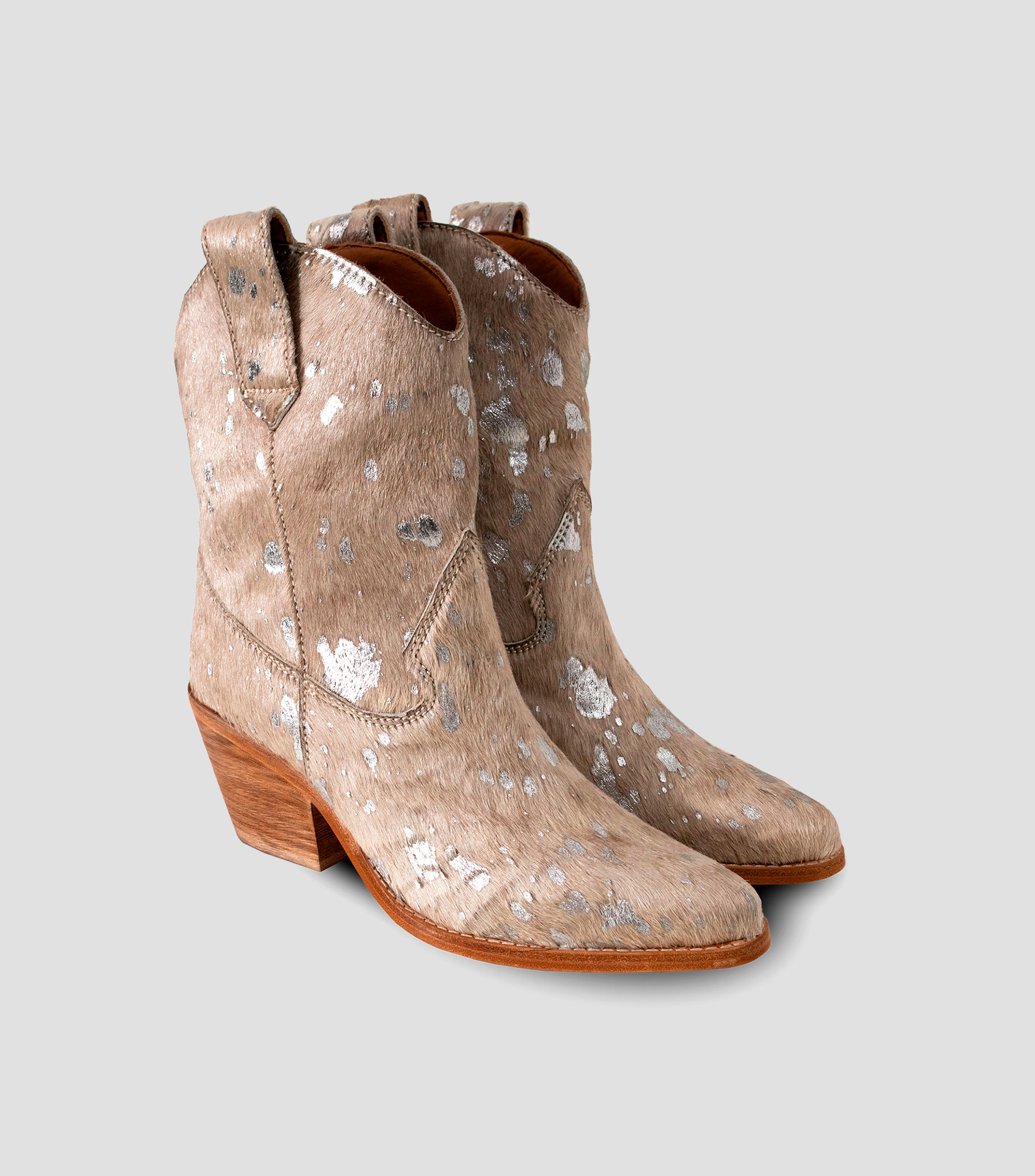 Botines vaqueros en piel con tacón medio ancho Mujer