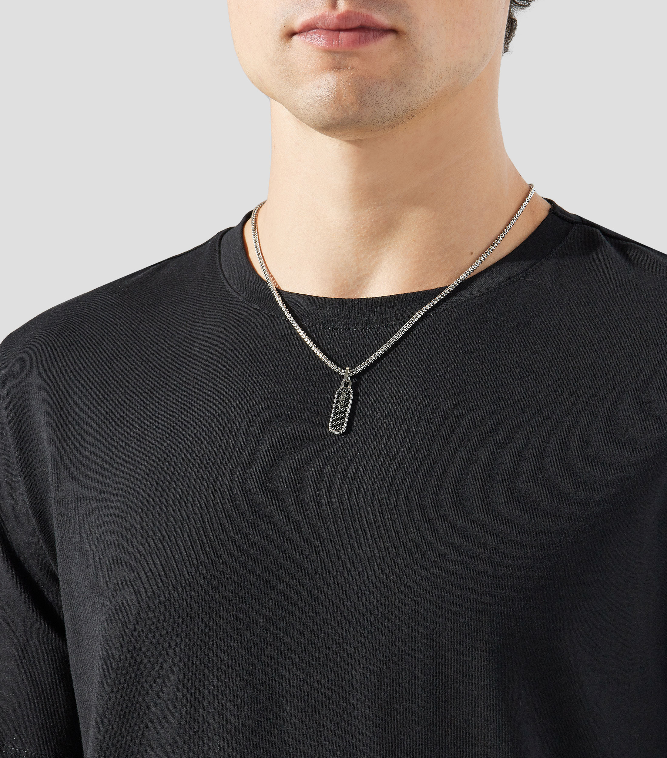 Collar con dije Hombre
