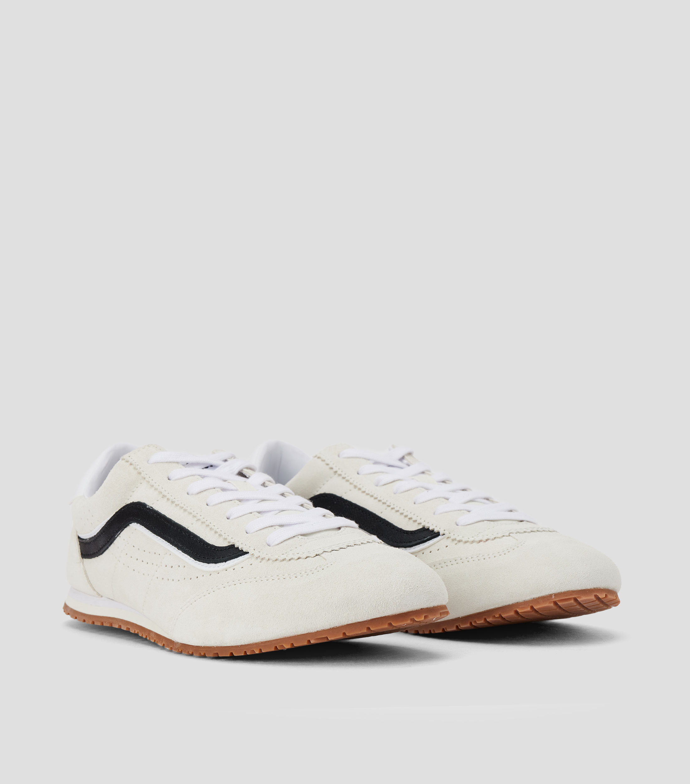 Tenis casuales UA Super Lowpro en piel vacuna Hombre