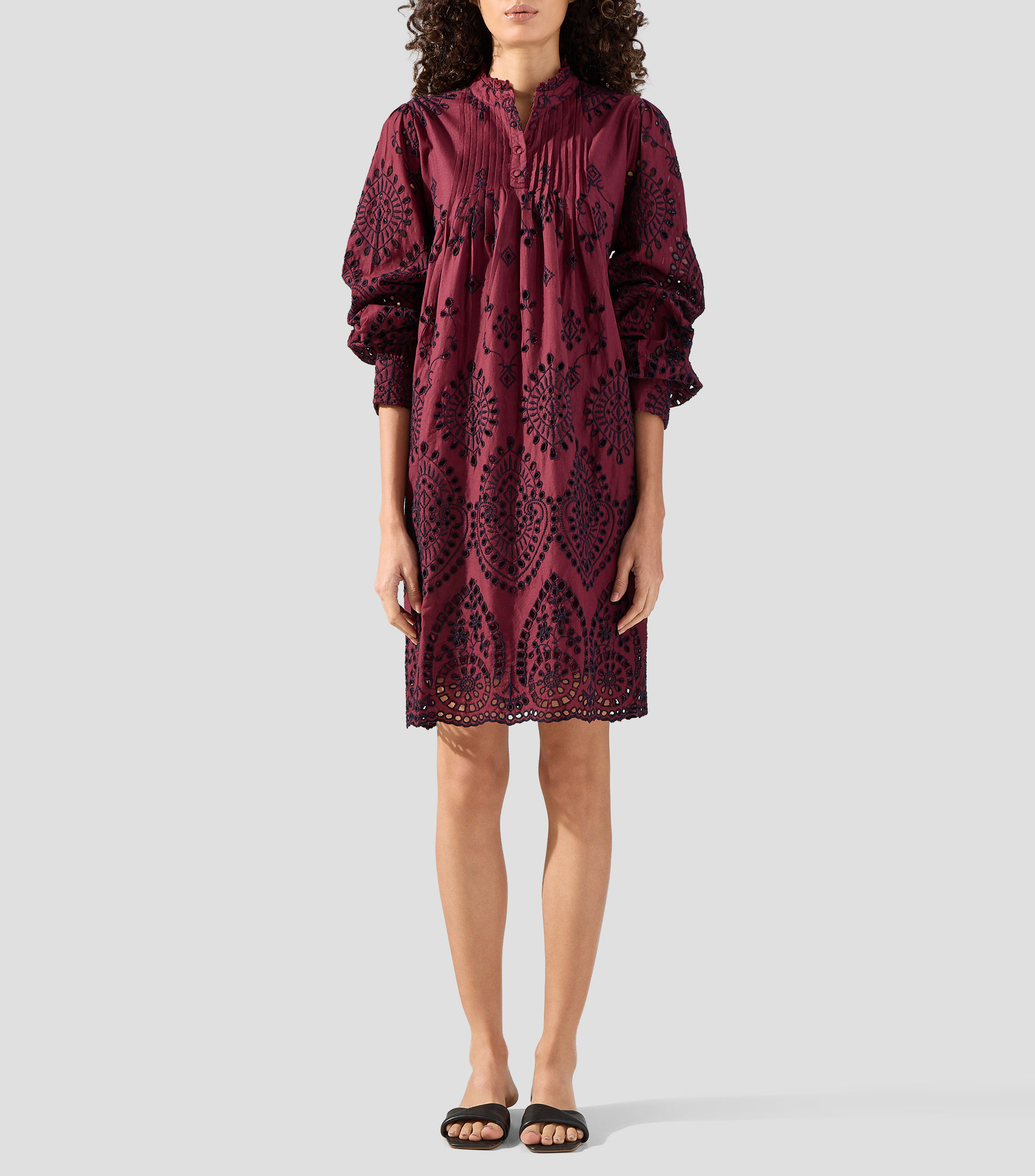 Vestido midi de manga larga bordado sólido Mujer