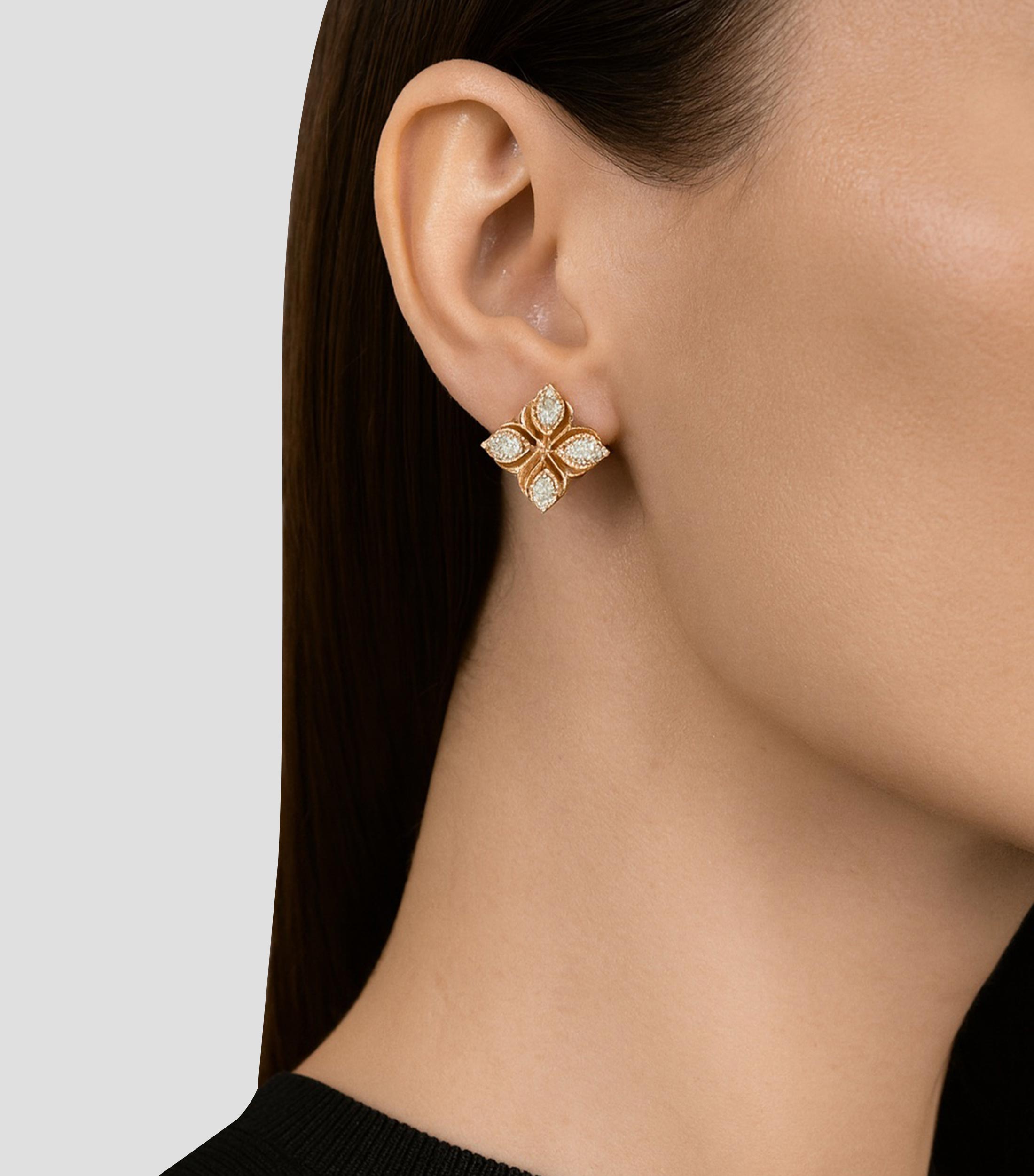 Aretes en oro amarillo de 18 kilates con diamantes Mujer