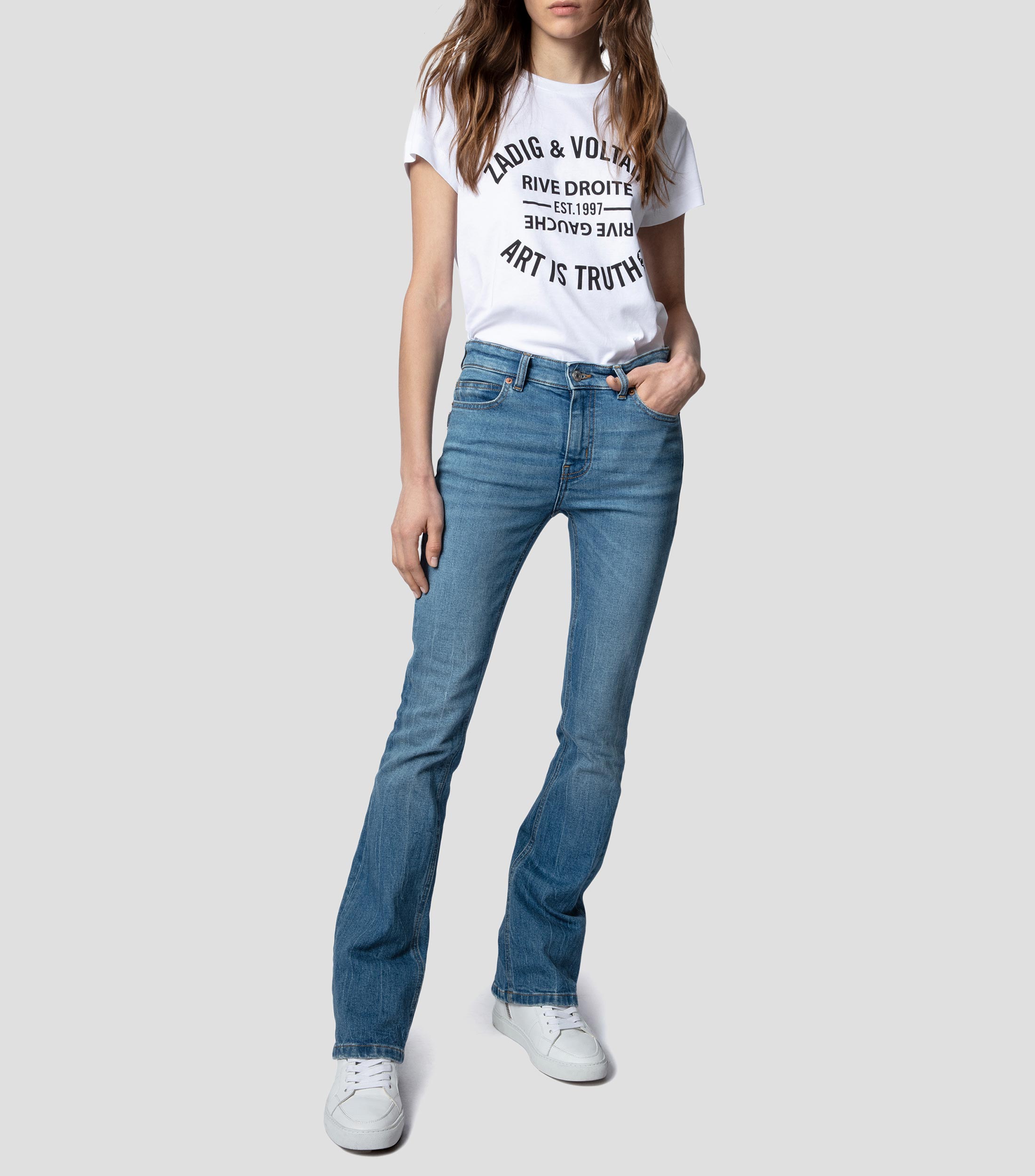 Playera cuello redondo manga corta con tipografía Mujer