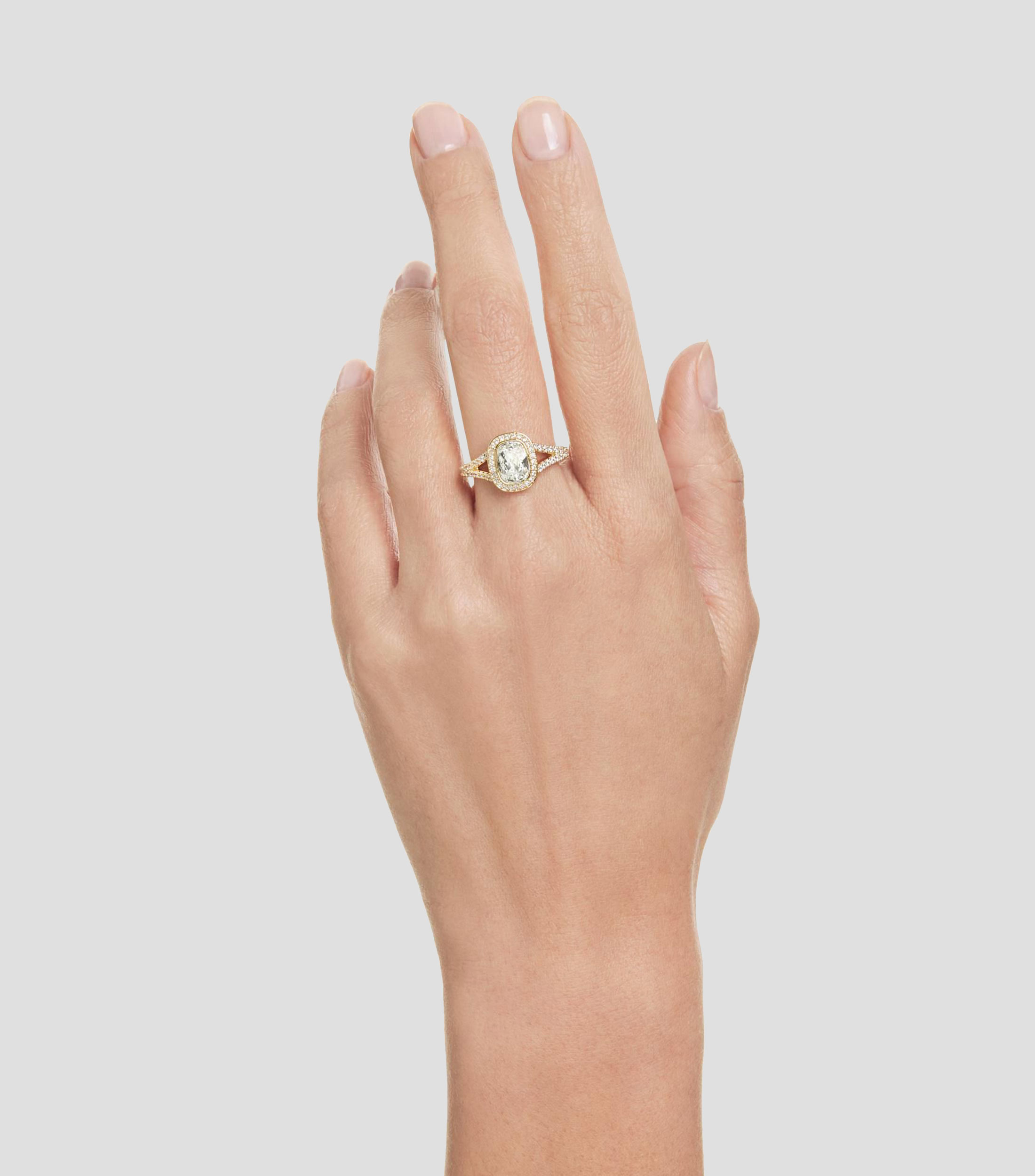 Anillo Una Angelic con cristal Cushion alargada y pavé Mujer