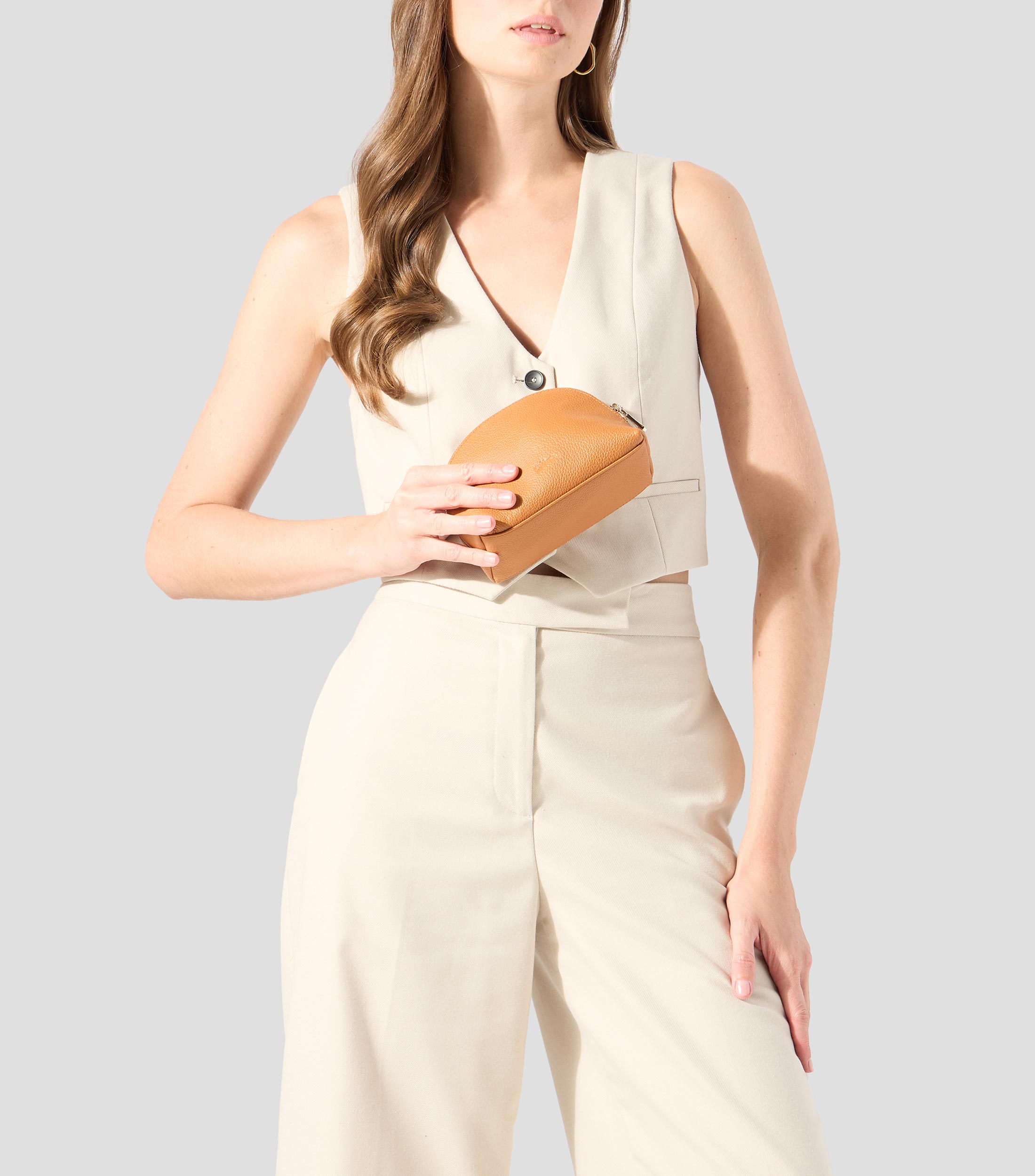Bolsa pouch en cuero de vaqueta lisa Mujer