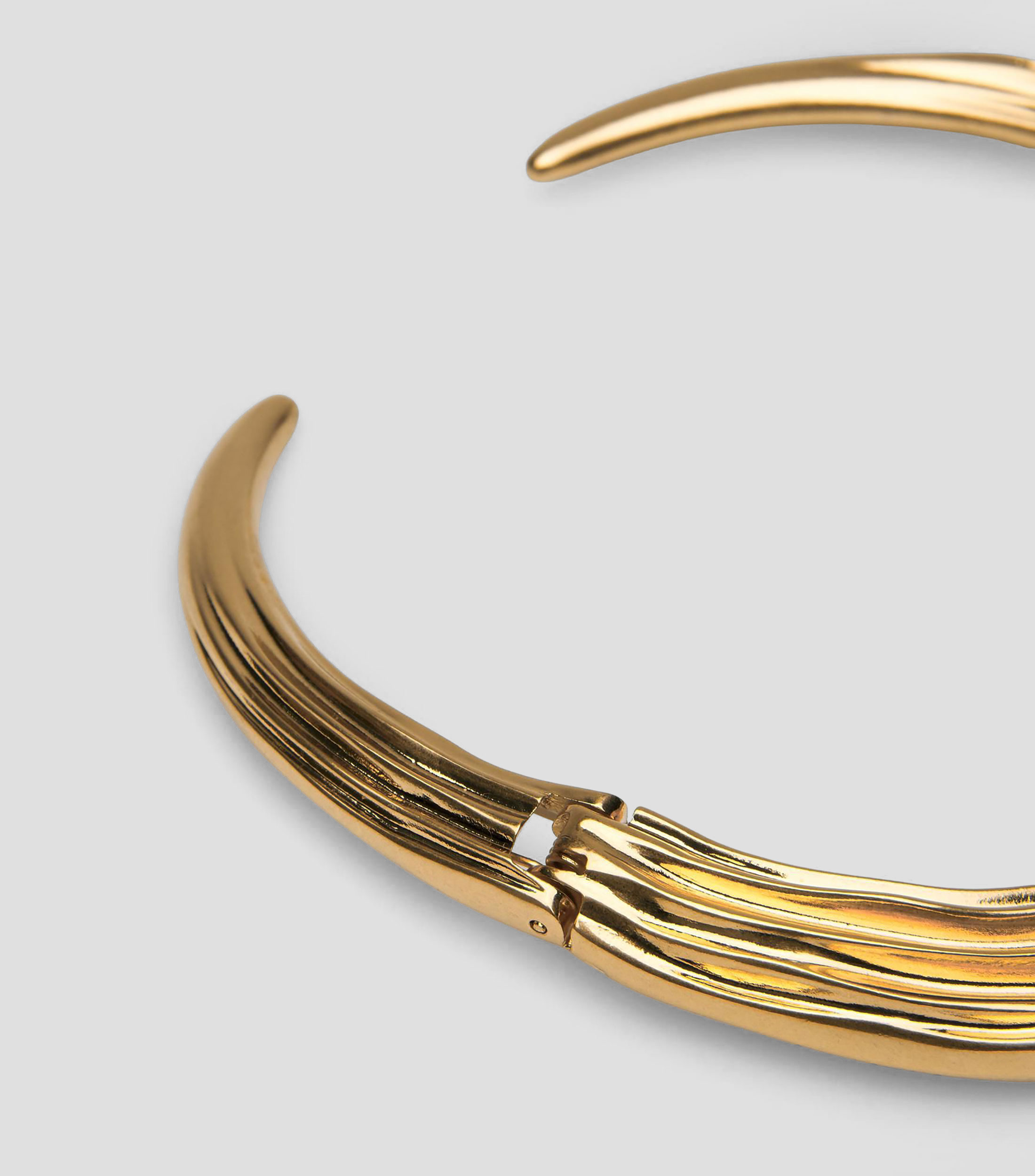 Collar tipo chocker Mujer
