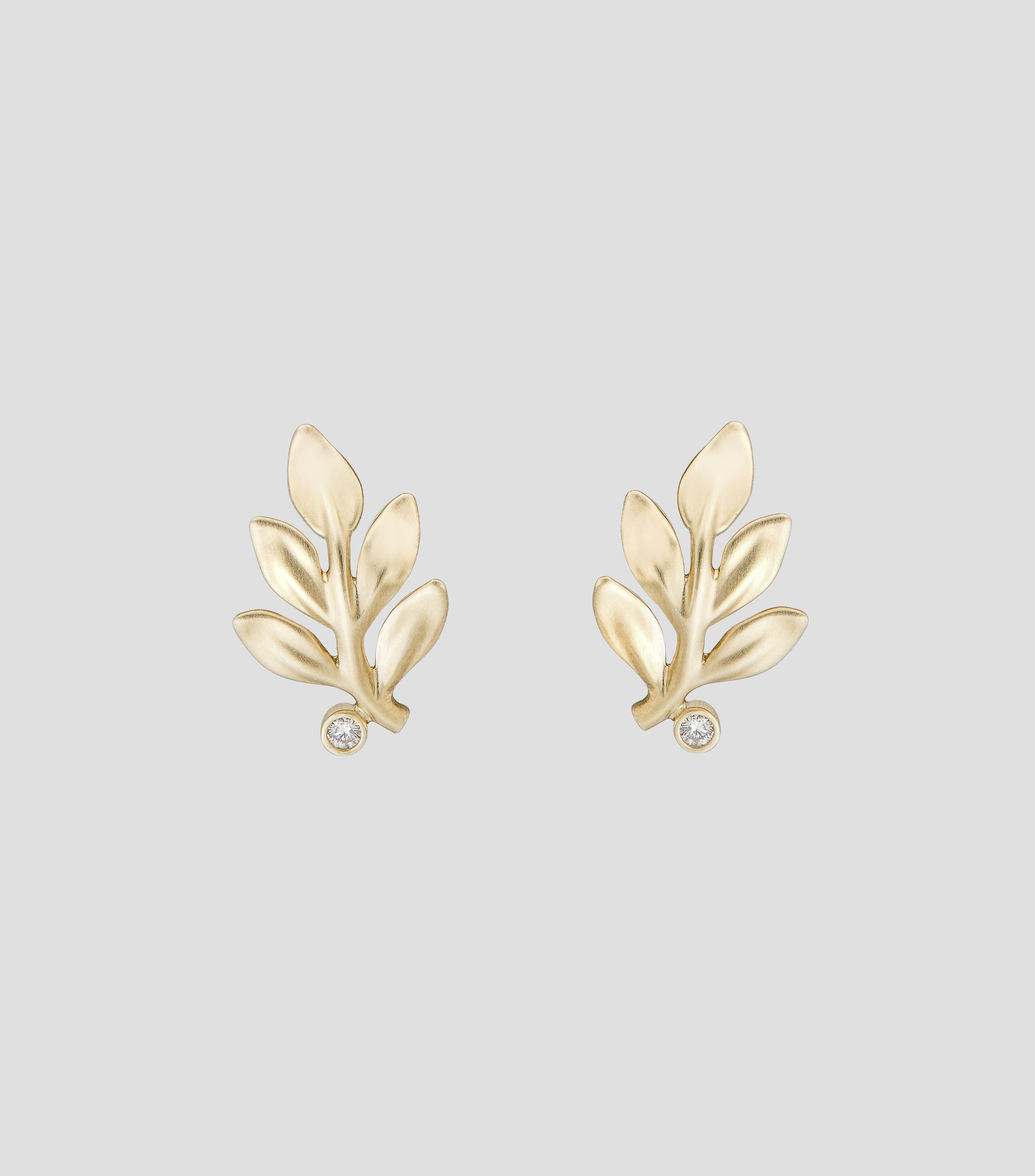 Aretes en oro amarillo 18 Kilates con diamante Mujer