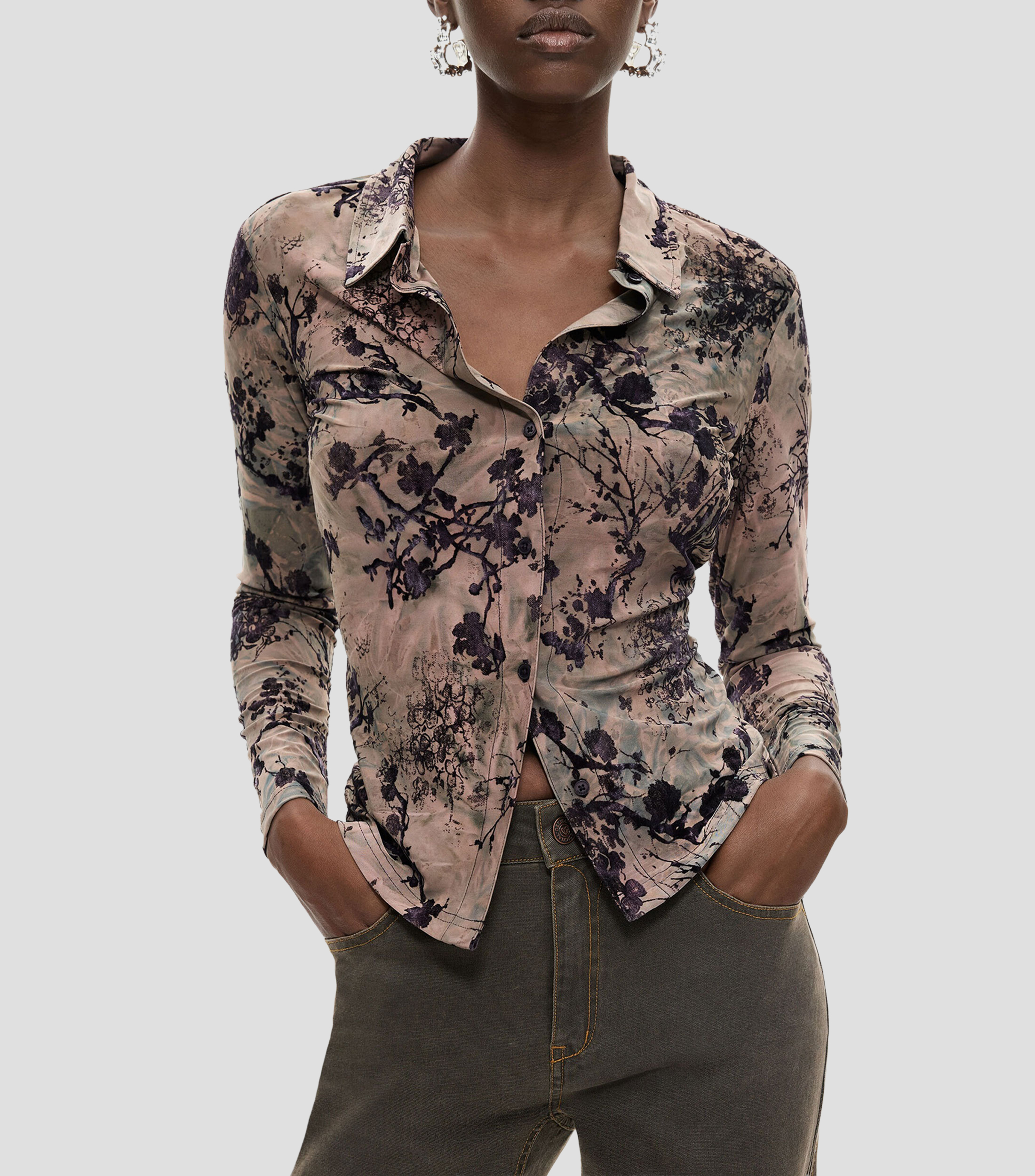 Playera cuello camisero manga larga diseño estampado Mujer
