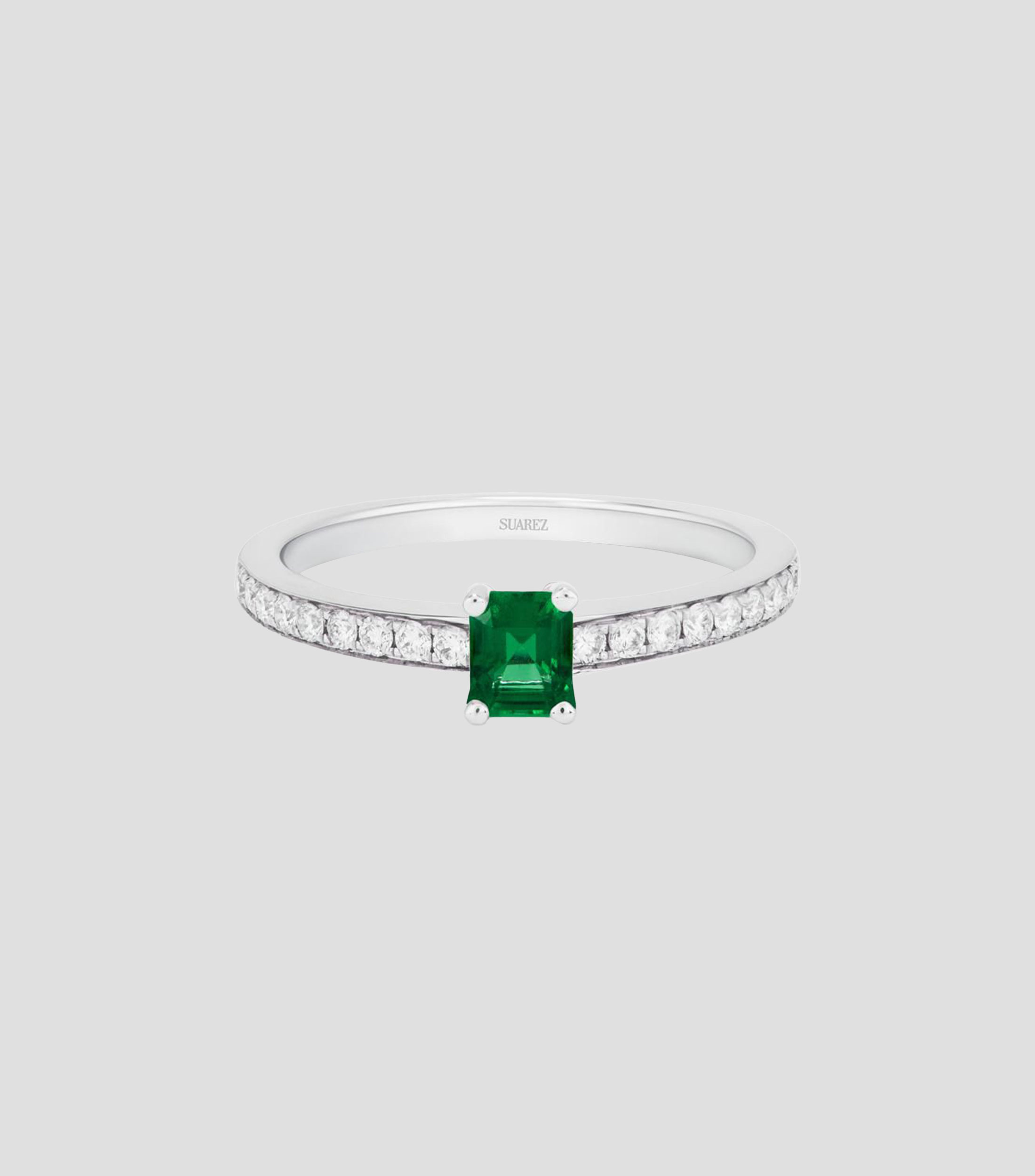 Anillo en Oro blanco 18 Kilates con esmeralda Mujer