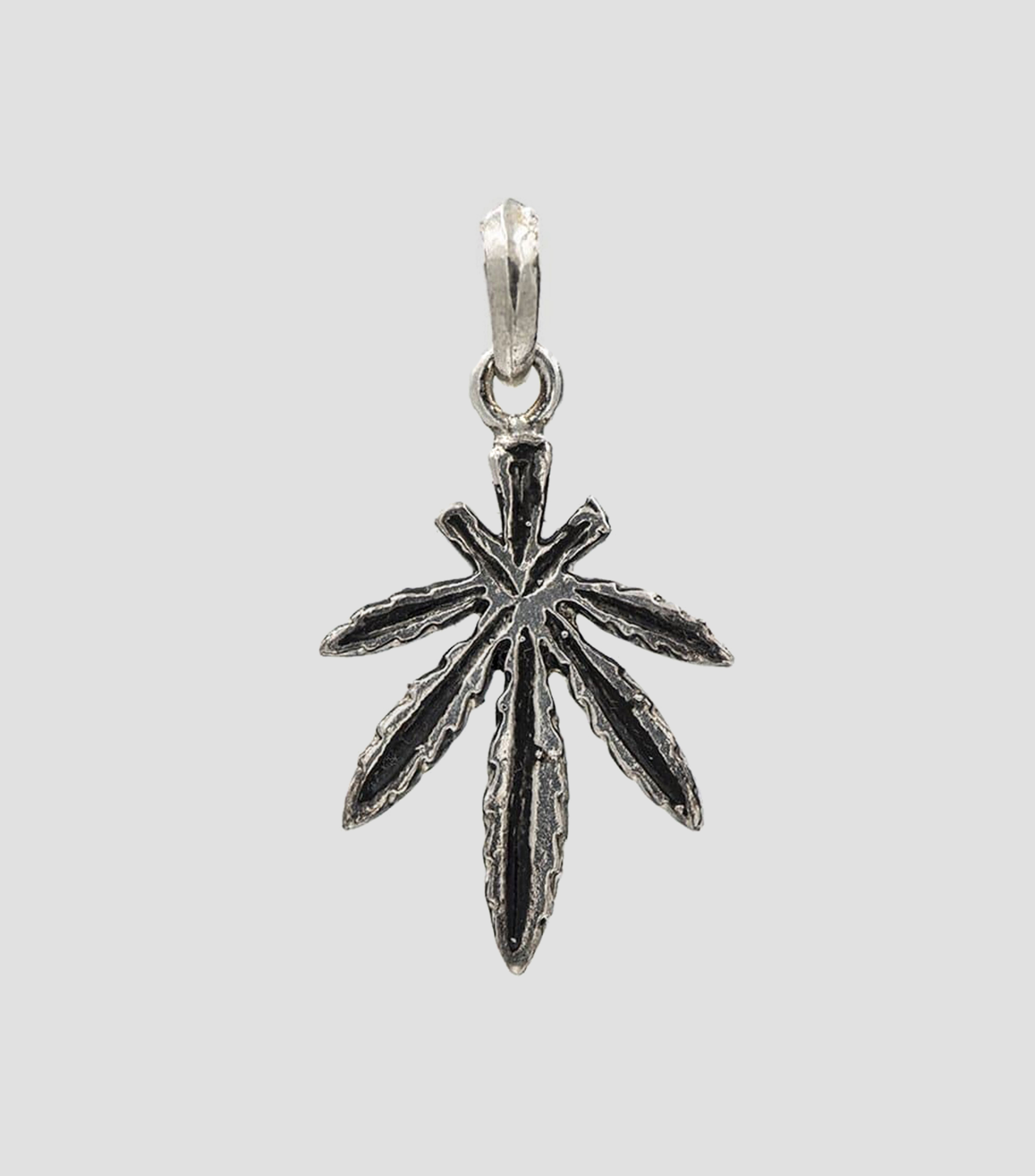 Dije en plata .925 Maria Juana Unisex