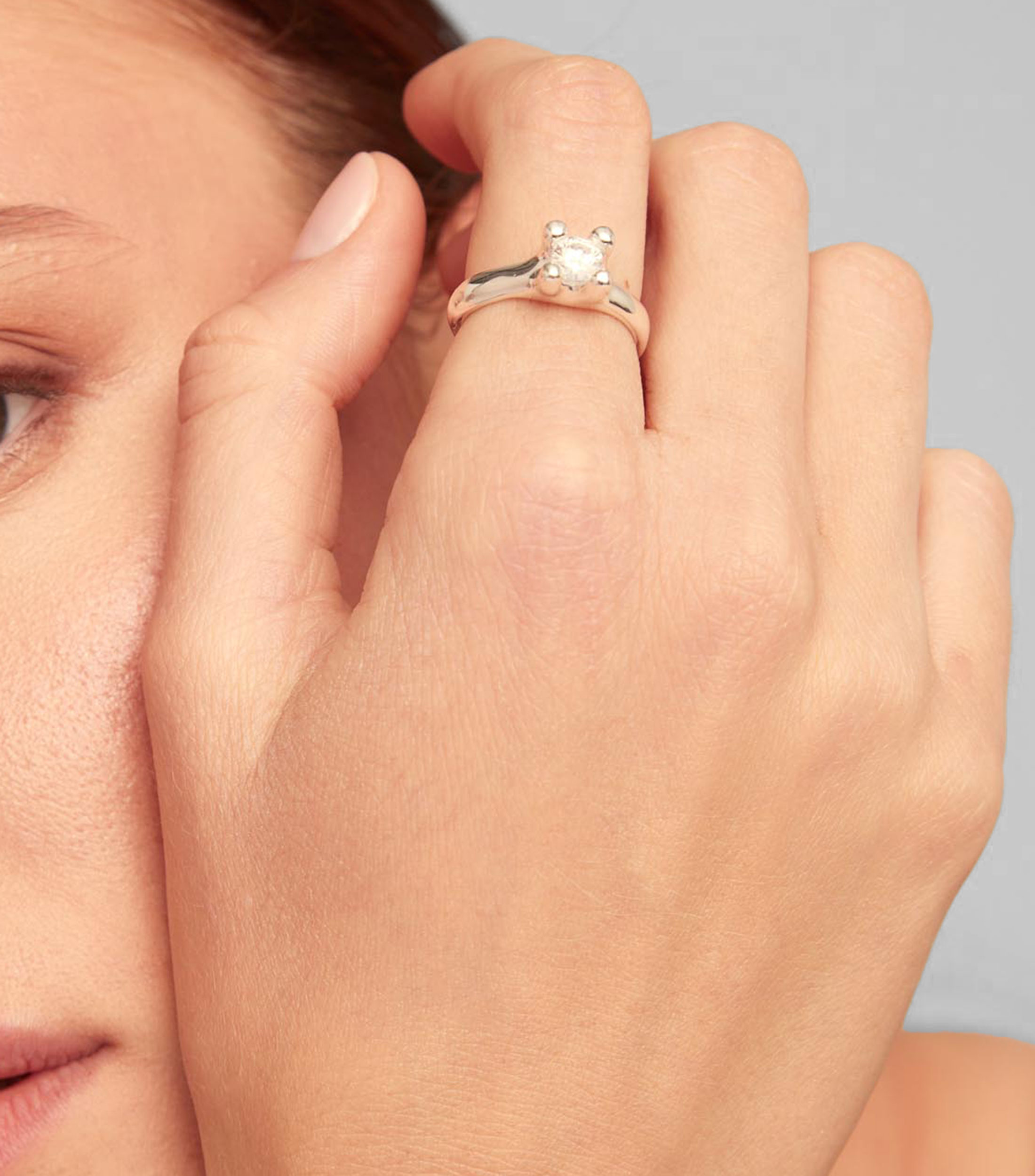 Anillo Cosmos con circonita Mujer