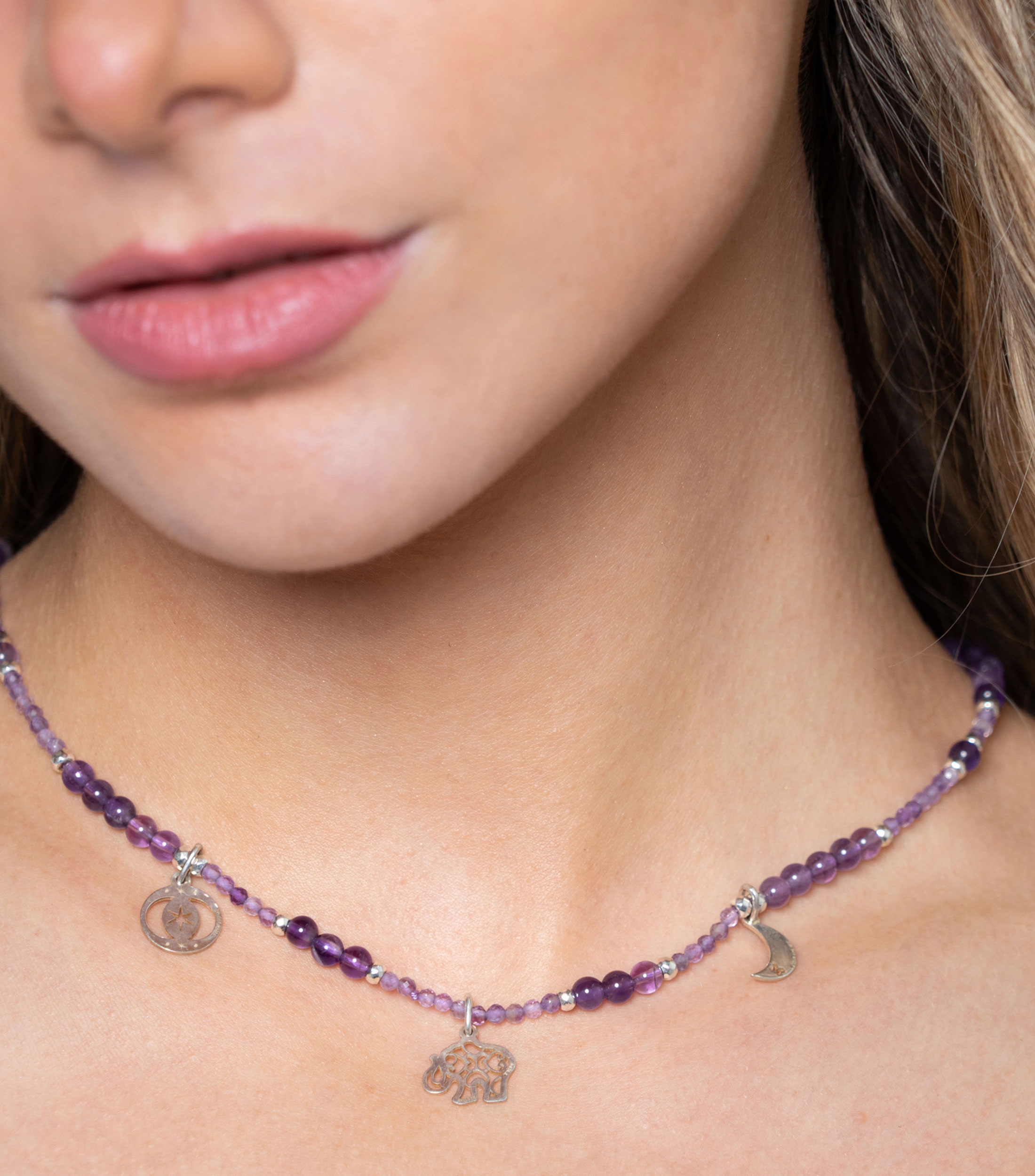 Collar en plata con tres charms y amatista Mujer