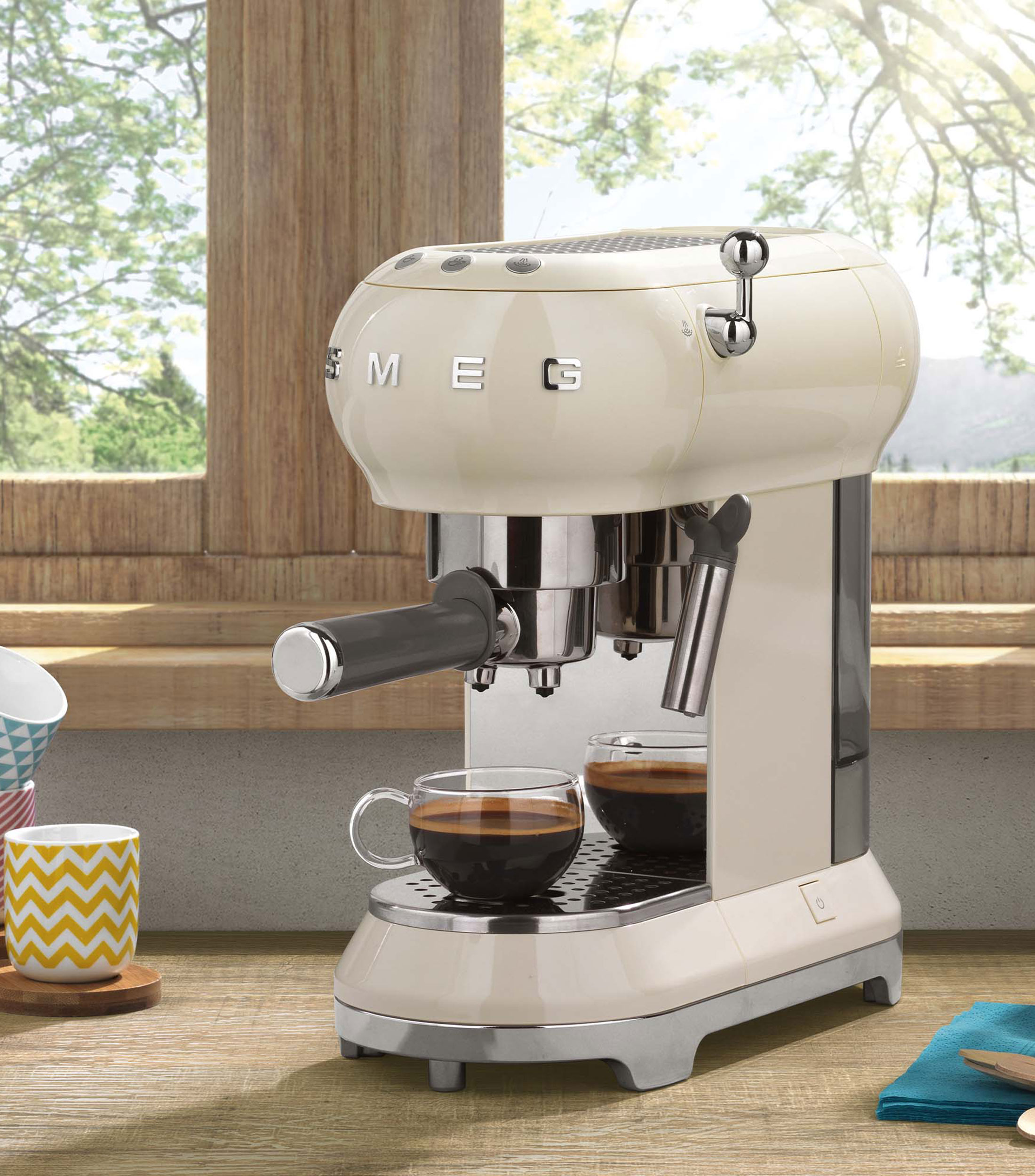Cafetera Expreso ECF02CRUS Crema