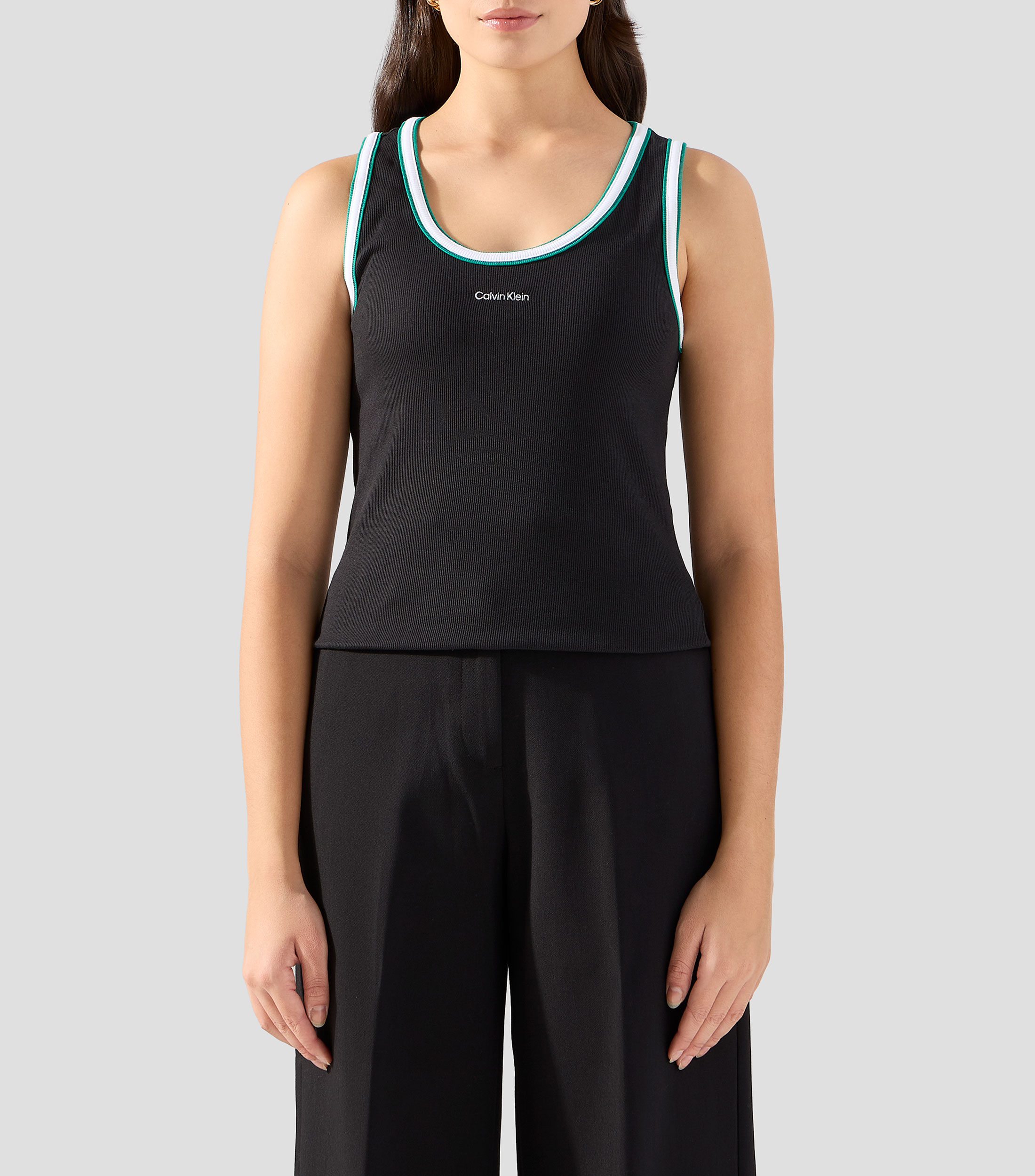 Playera de cuello redondo sin mangas lisa Mujer