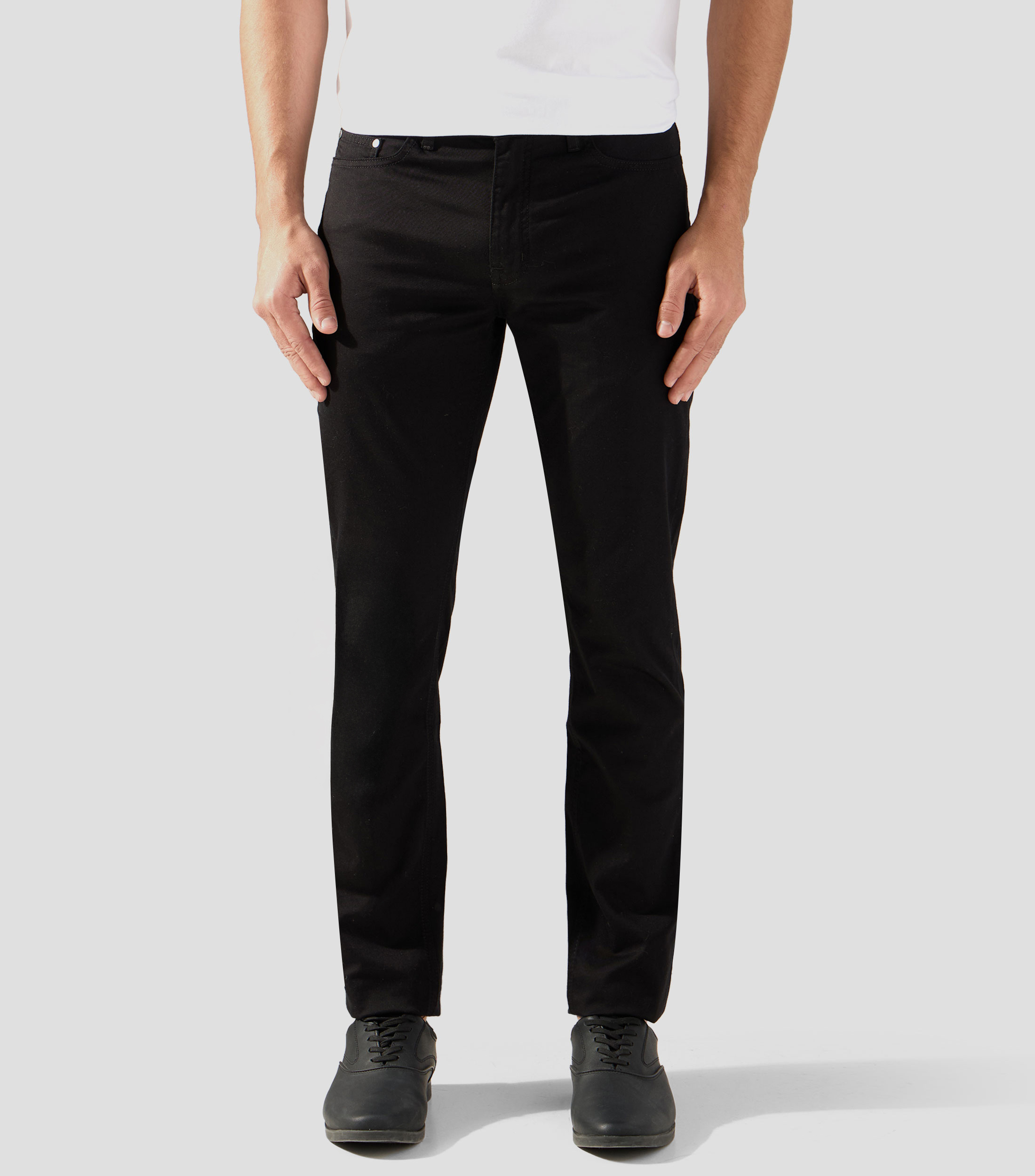 Pantalón casual tipo chino Hombre