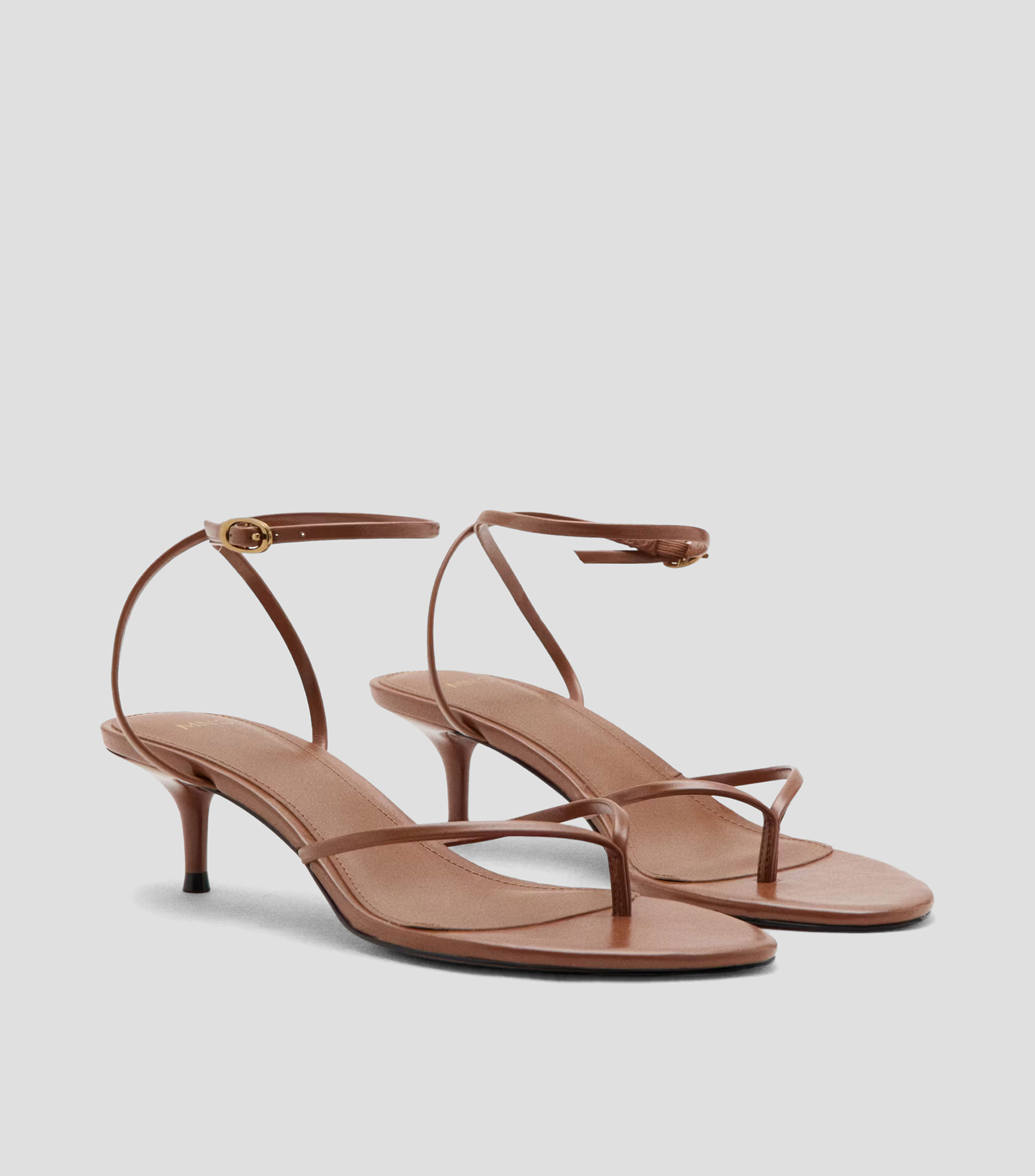 Sandalias con tacón bajo y delgado Mujer