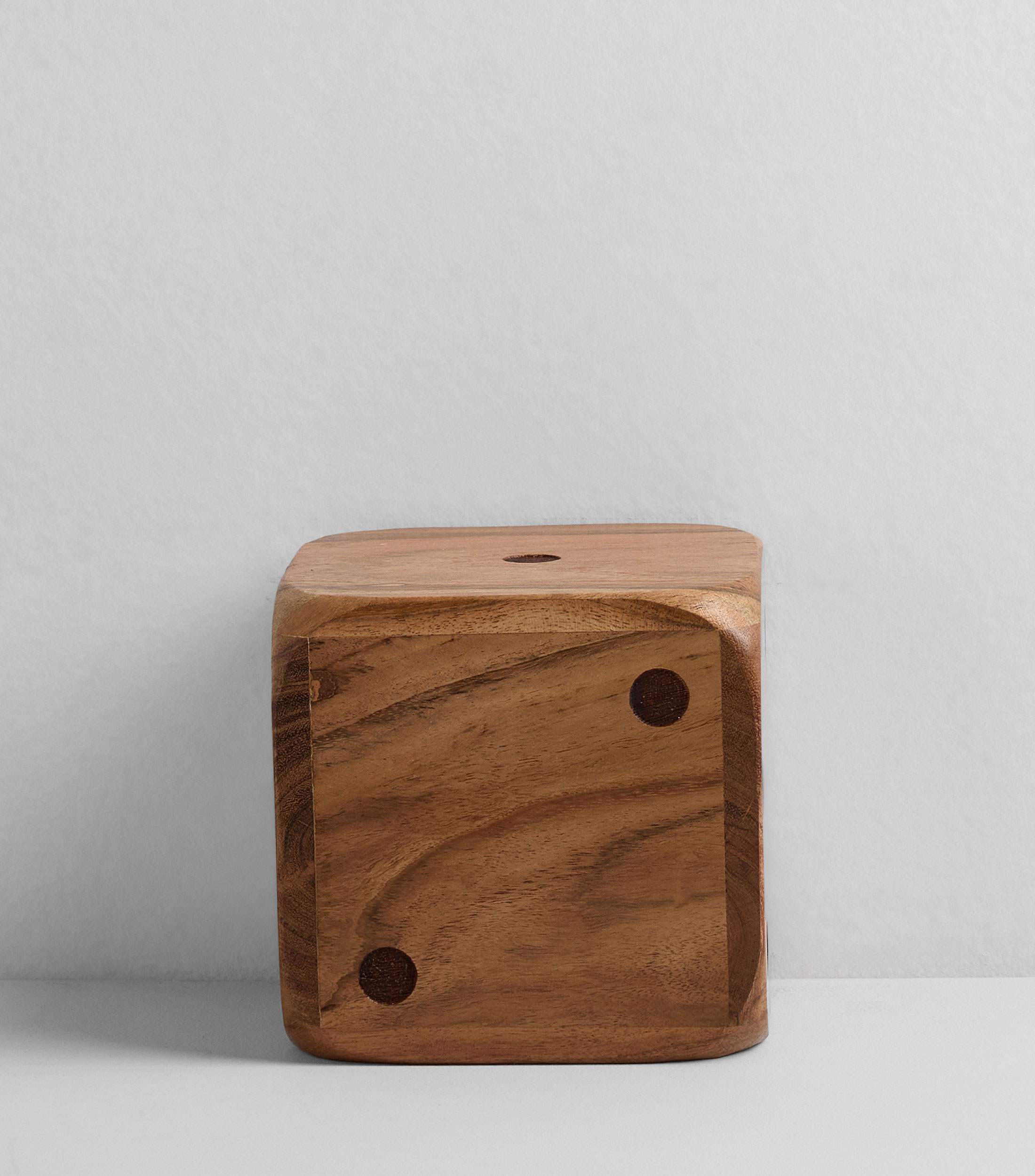 Figura Decorativa Dado en Madera