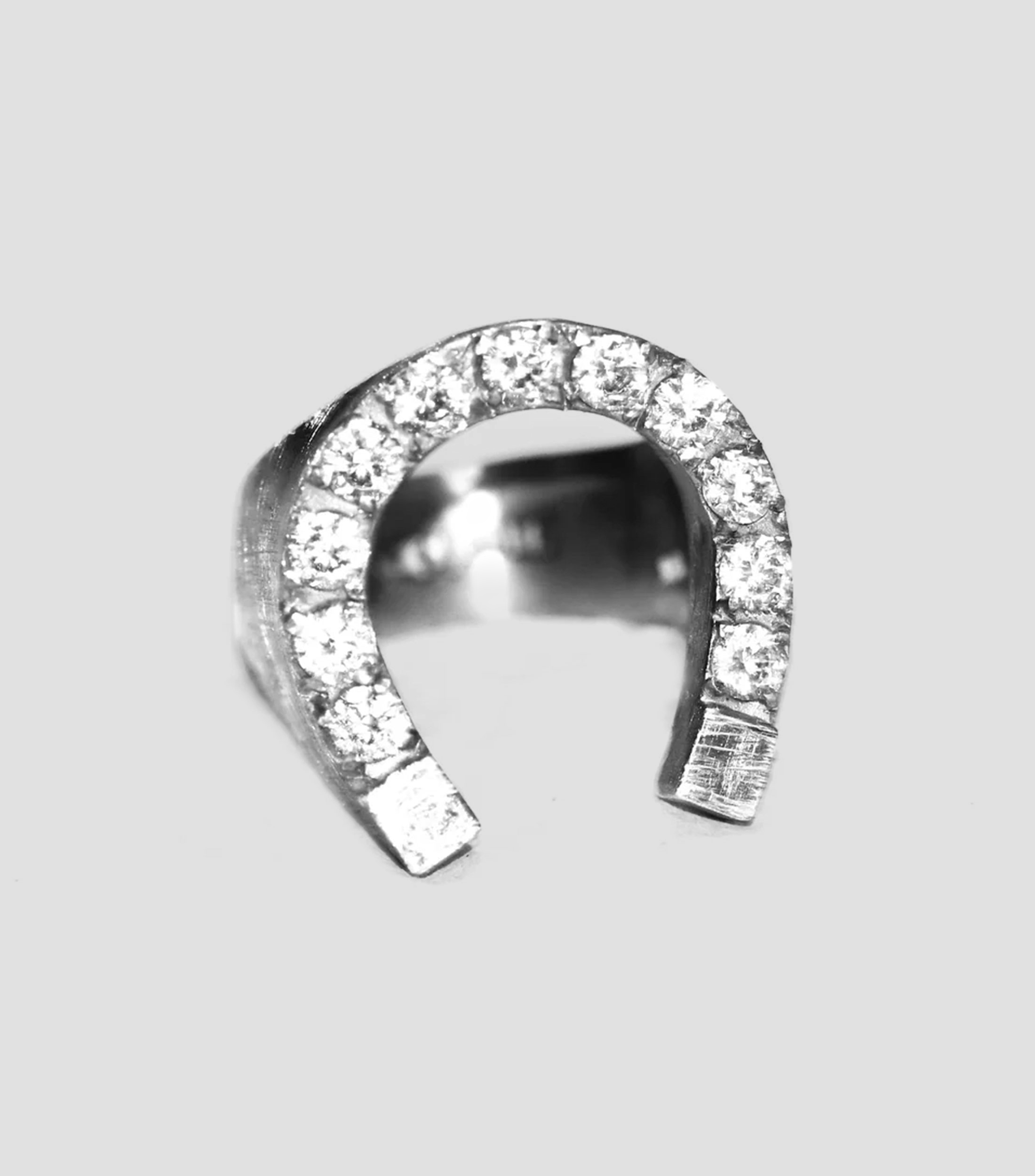 Anillo en plata .925 Herradura con zirconias Cubicas Hombre