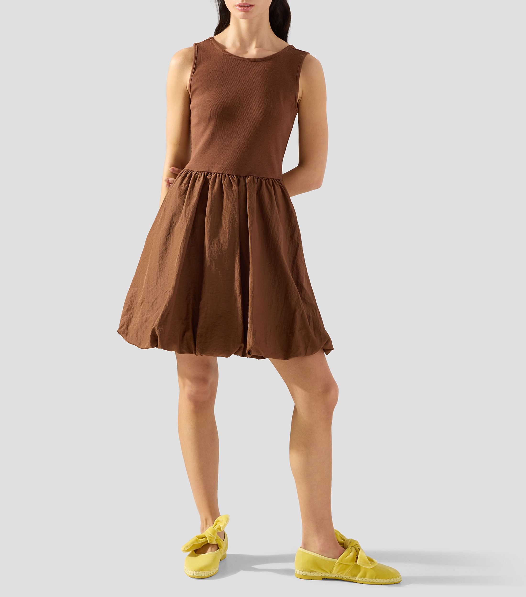 Vestido corto liso Mujer