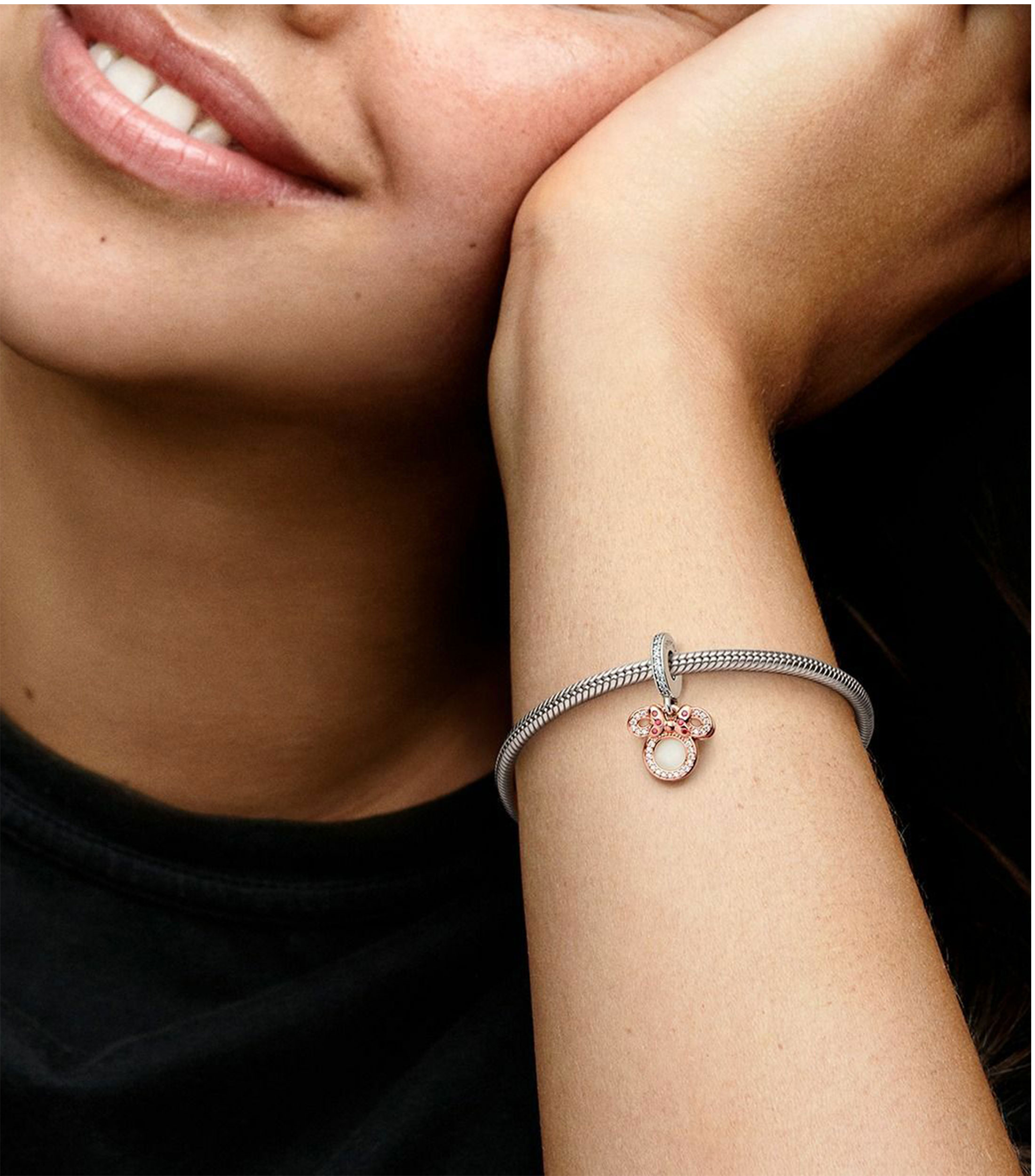 Charm silueta Minnie Mouse Mujer