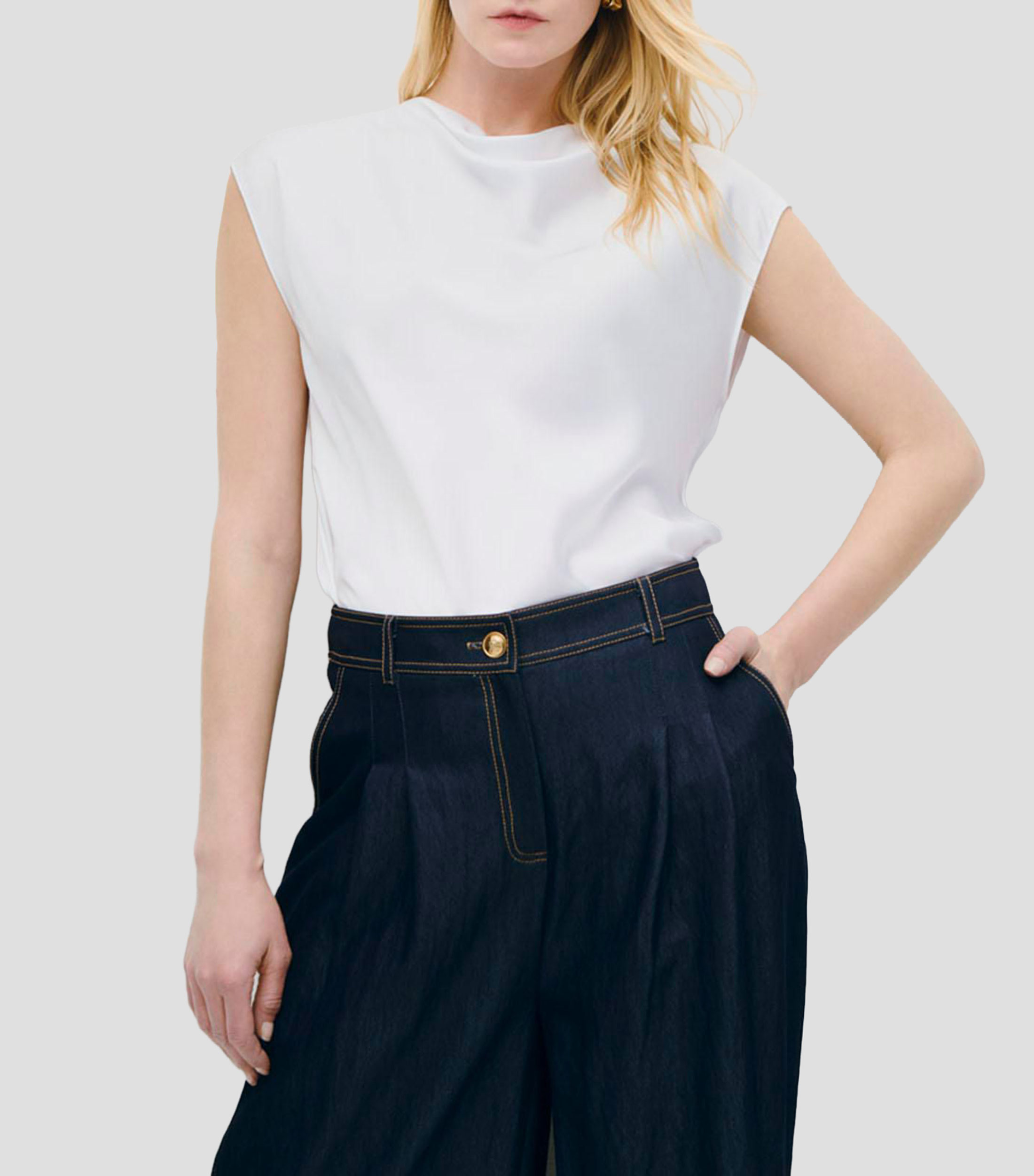 Blusa De Satín Blanca Escote Drapeado Mujer