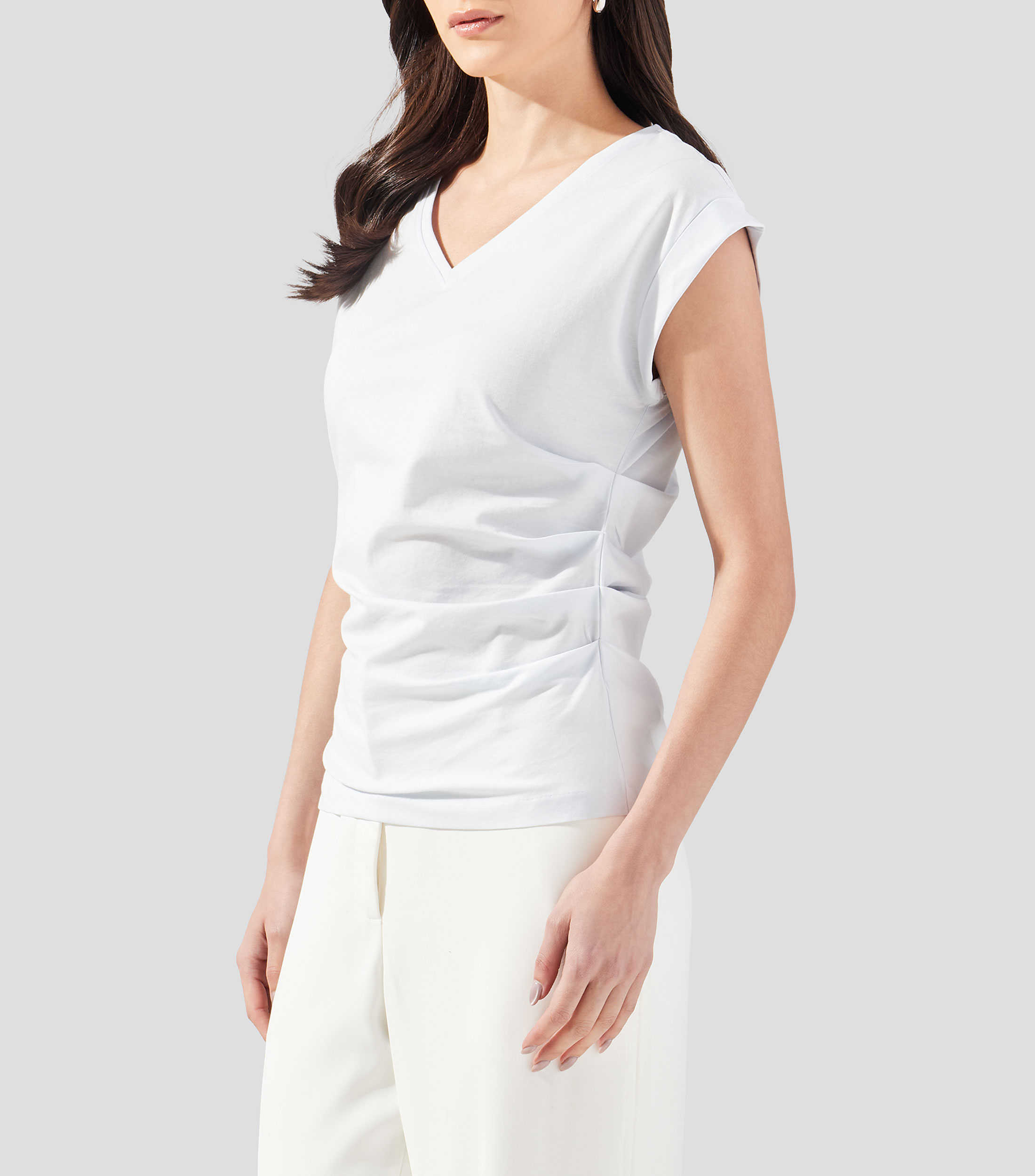 Playera cuello V manga corta lisa Mujer