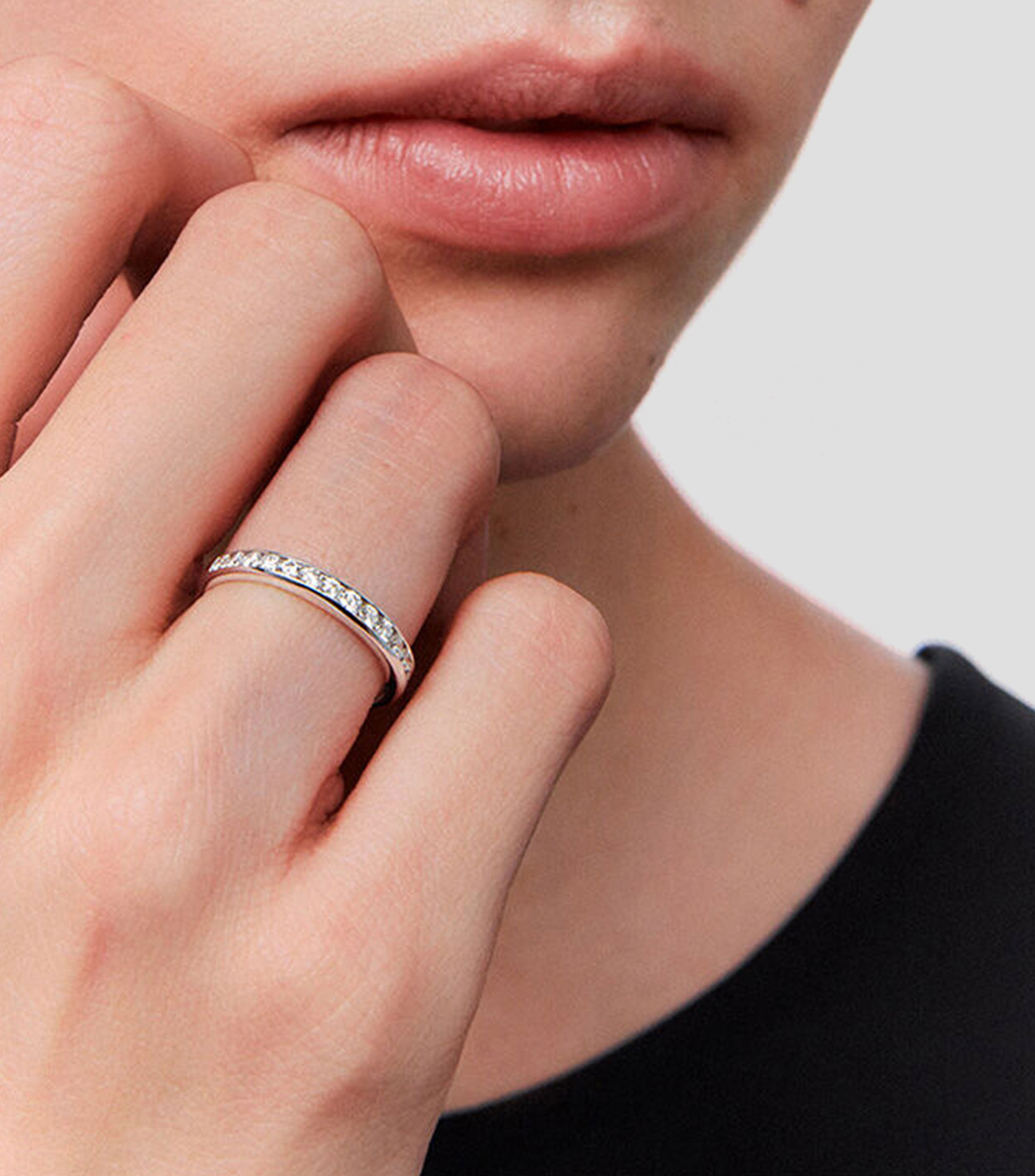 Anillo Solitario en Oro Blanco con Diamantes Mujer Talla 5