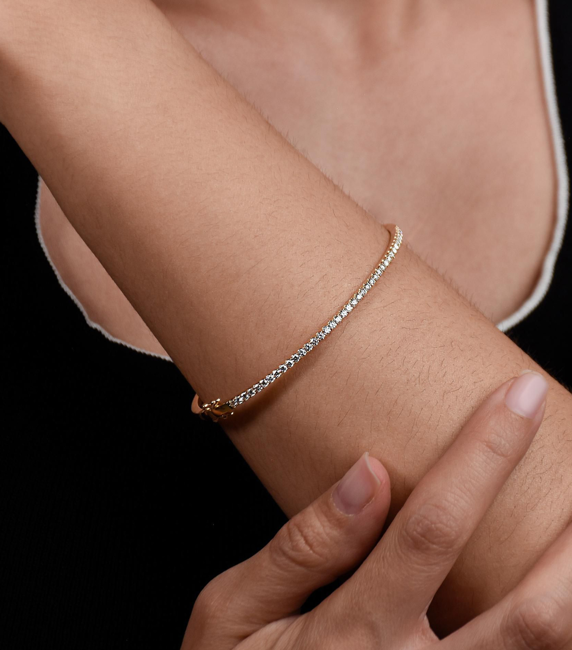 Pulsera aro en Oro amarillo de 14 Kilates con diamantes Mujer