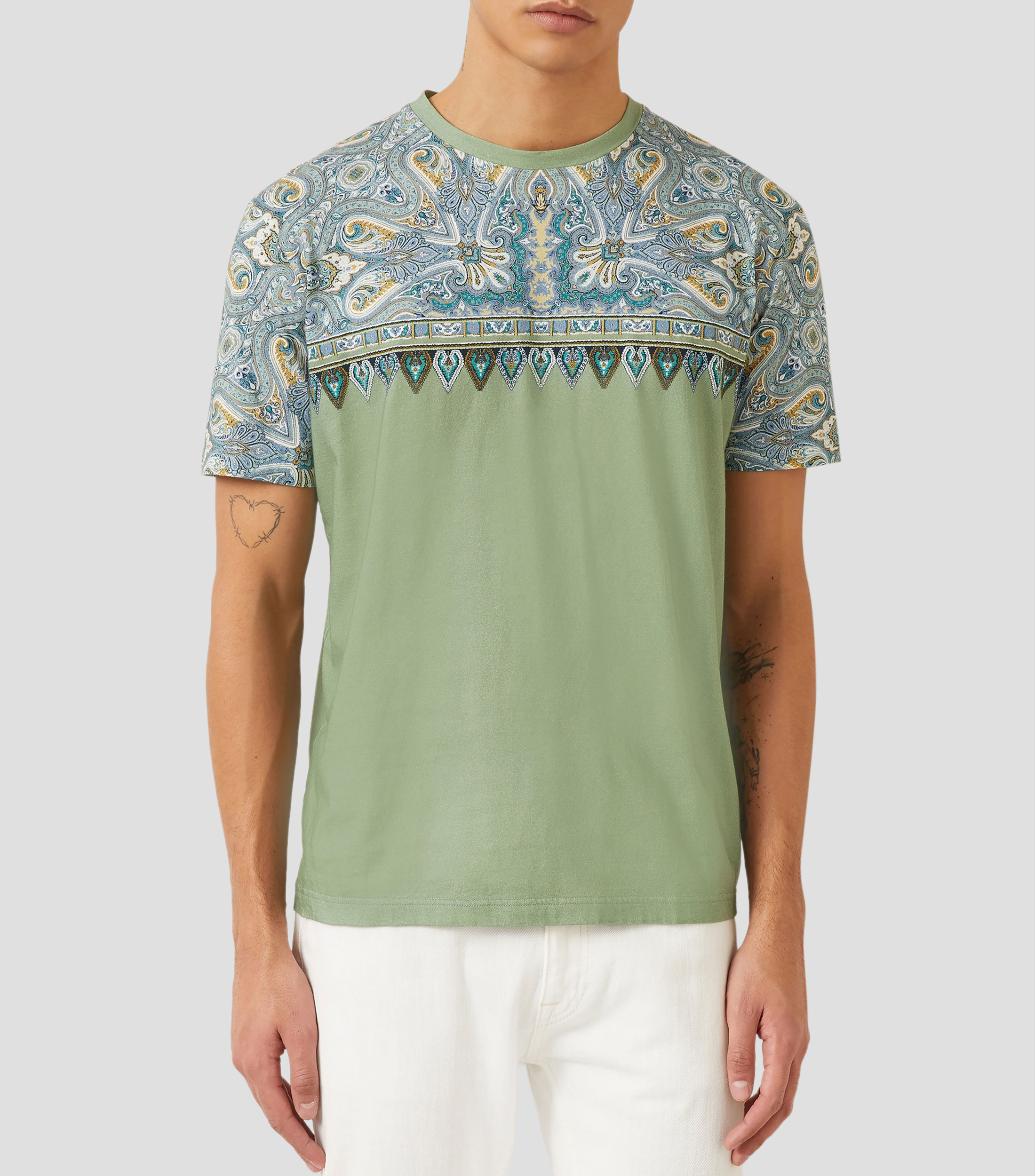 Playera de cuello redondo con manga corta estampada Hombre