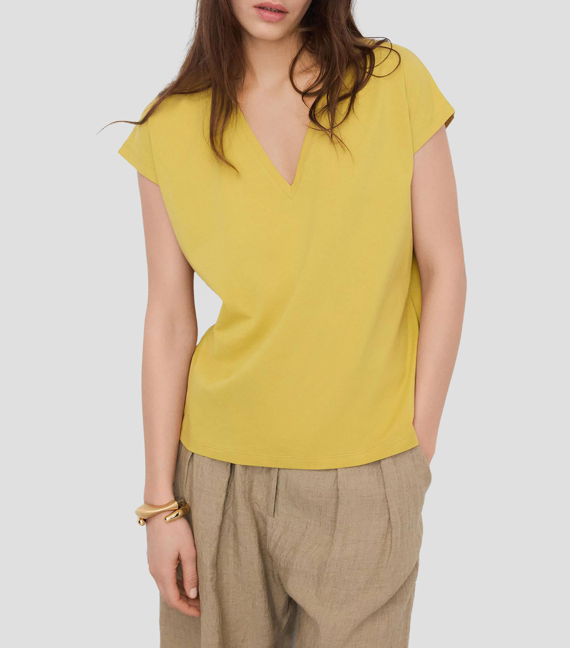Playera cuello V manga corta lisa Mujer