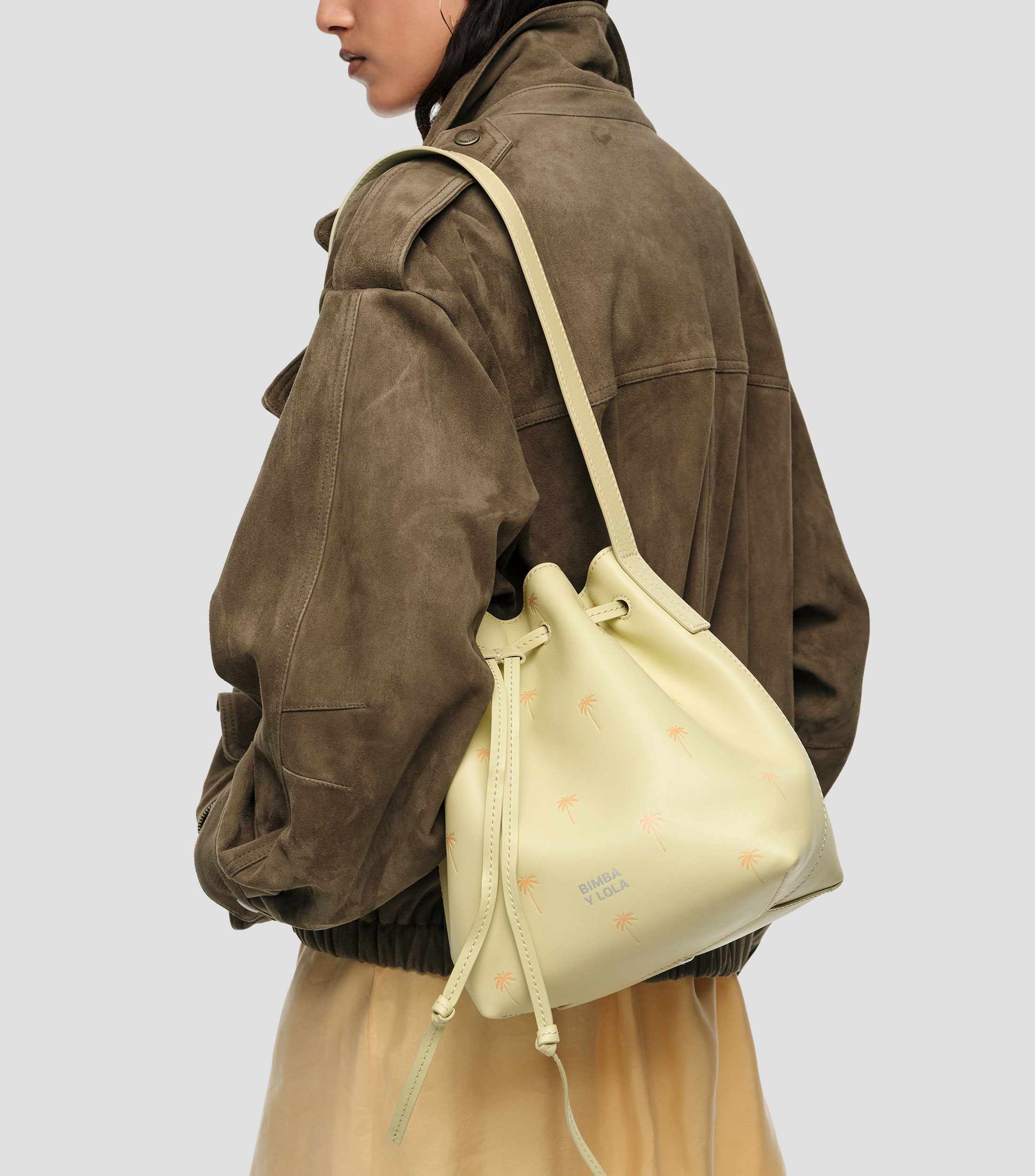 Bolso bucket Carlino grande piel Palms verde pálido Mujer