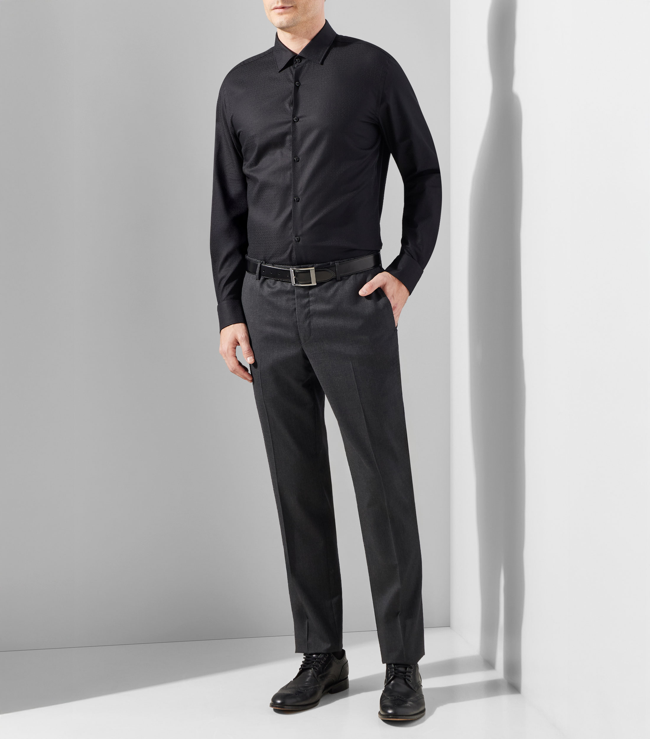 Camisa slim con logo en jacquard Hombre