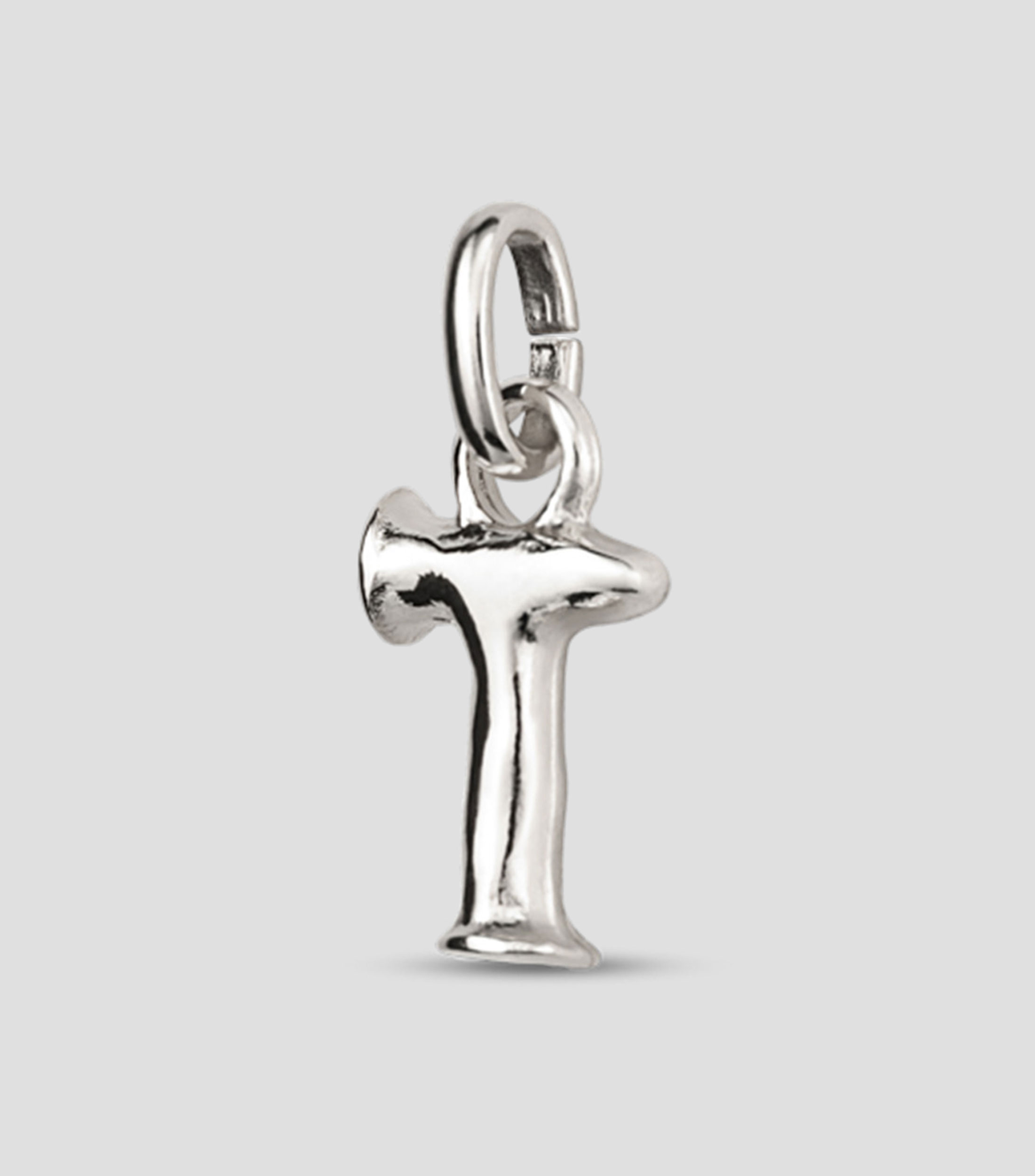 Charm letra T con argolla Mujer