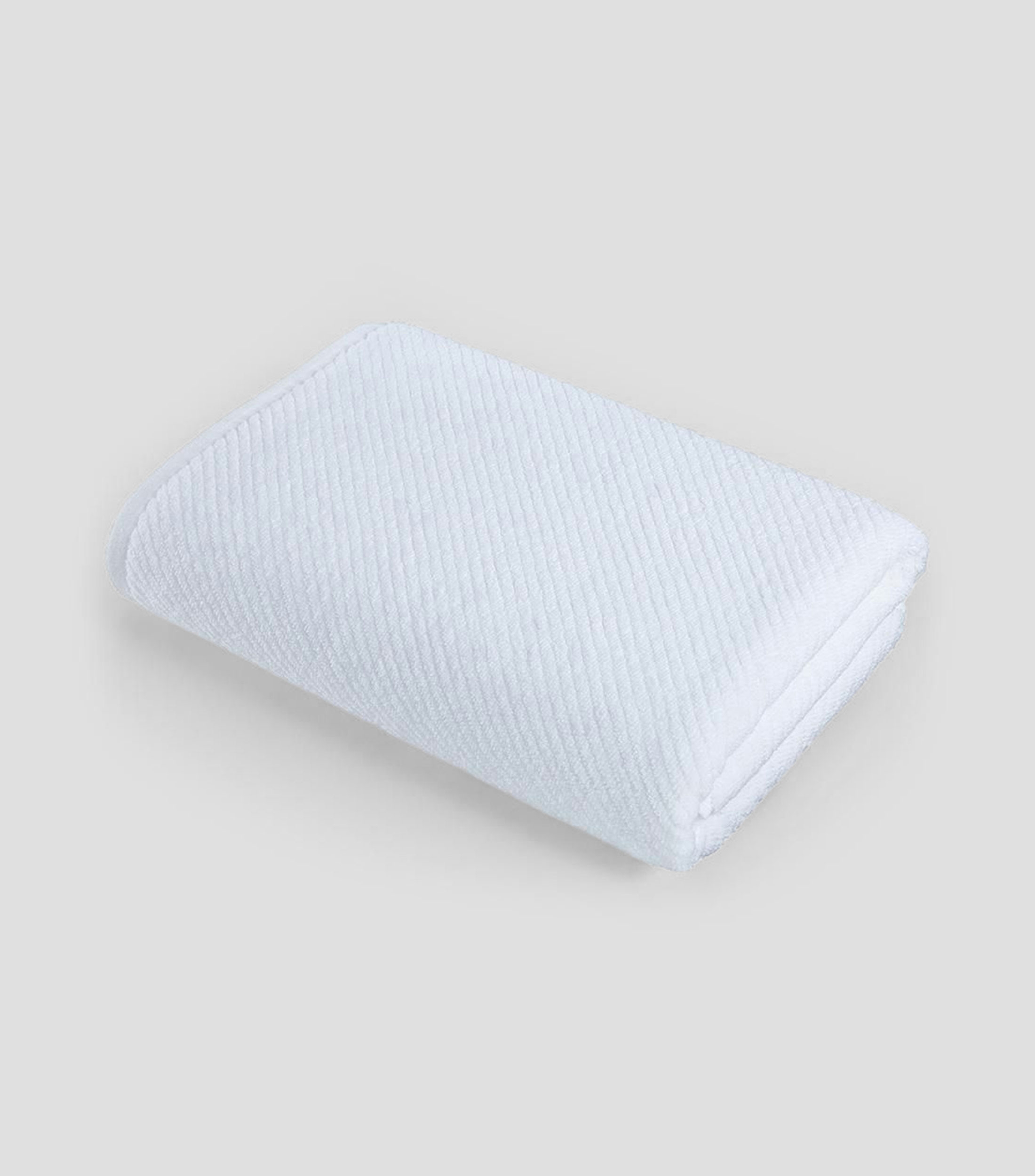 Toalla de Medio Baño Alessa Blanca