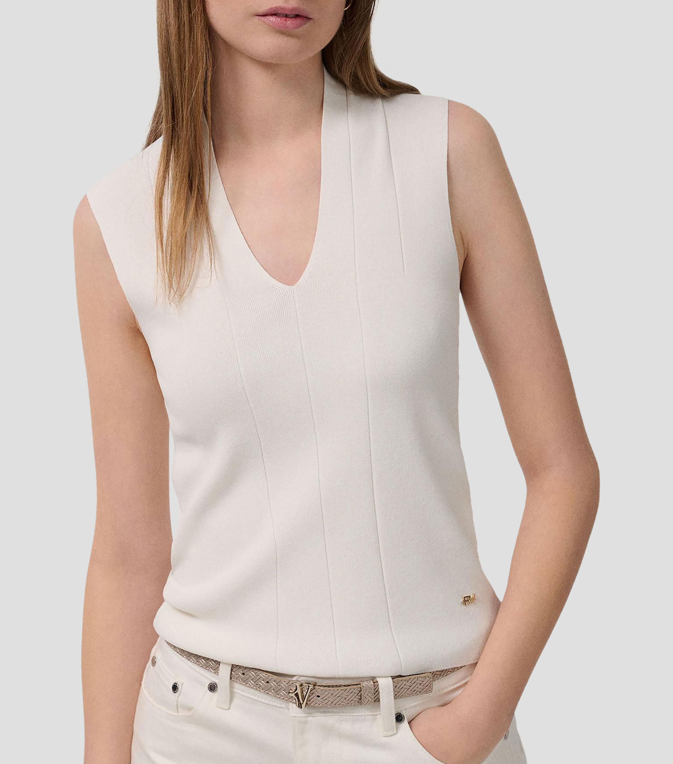 Playera cuello V sin mangas lisa Mujer