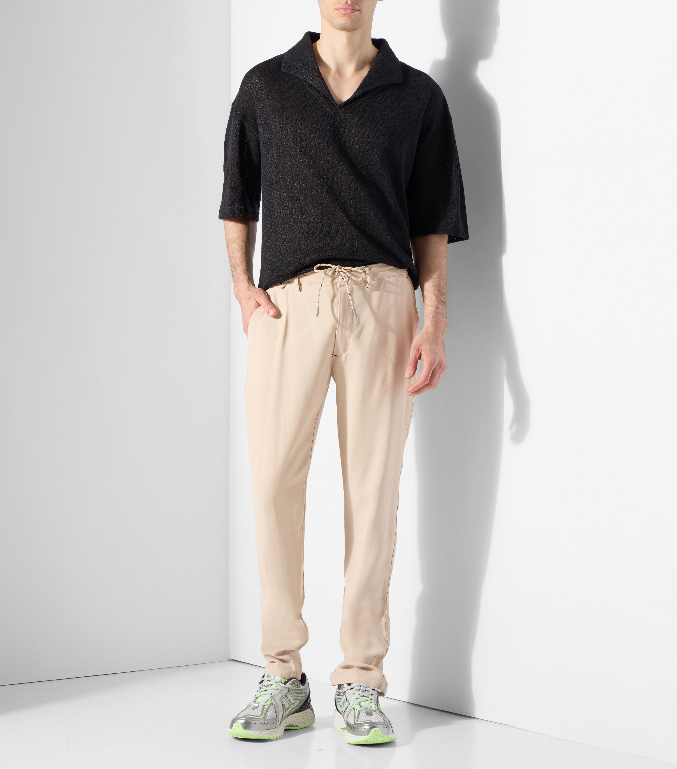 Pantalón casual tipo chino Hombre