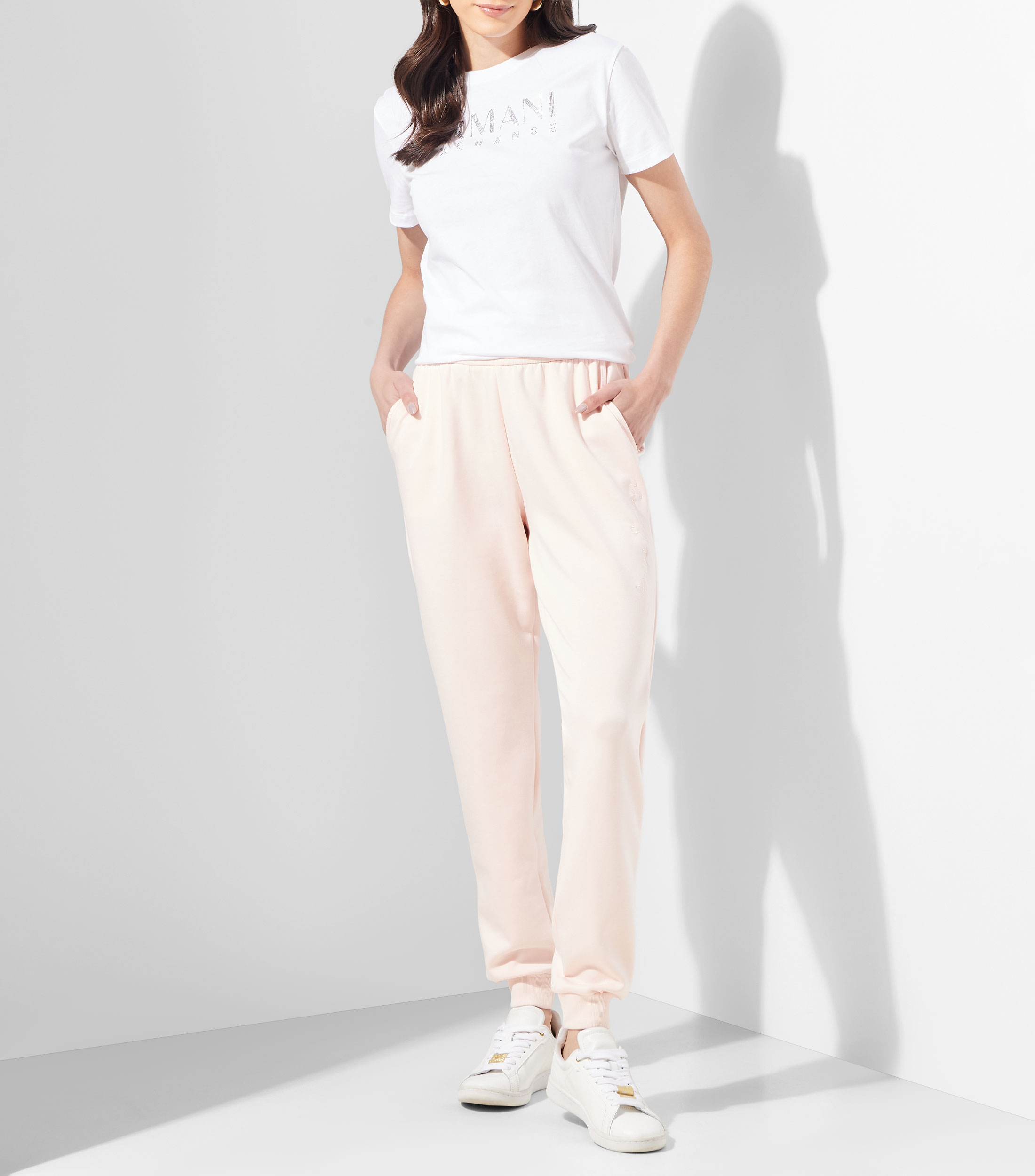 Playera cuello redondo manga corta logo fantasía Mujer