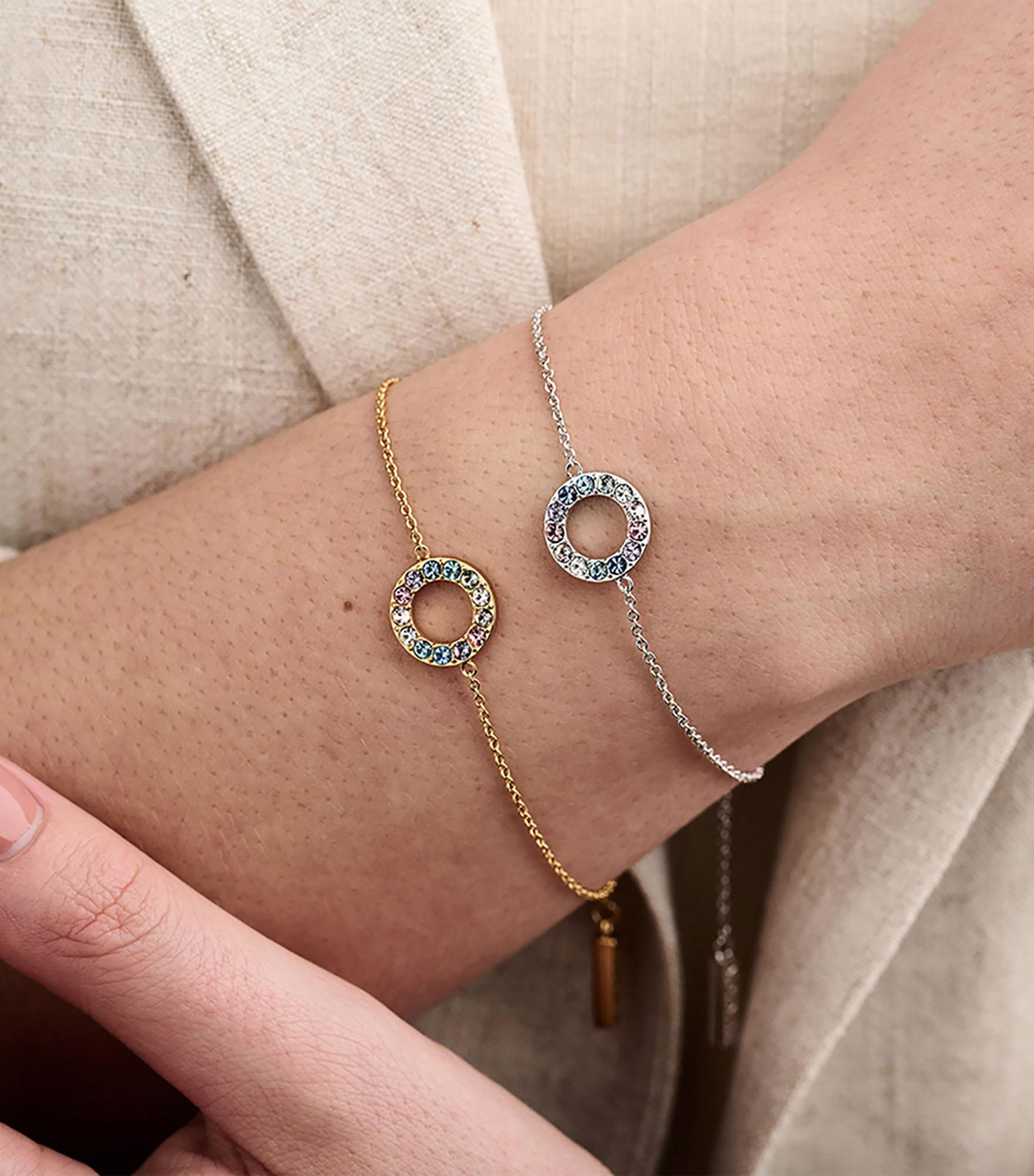 Pulsera con dije de círculo con cristales Rainbow Mujer