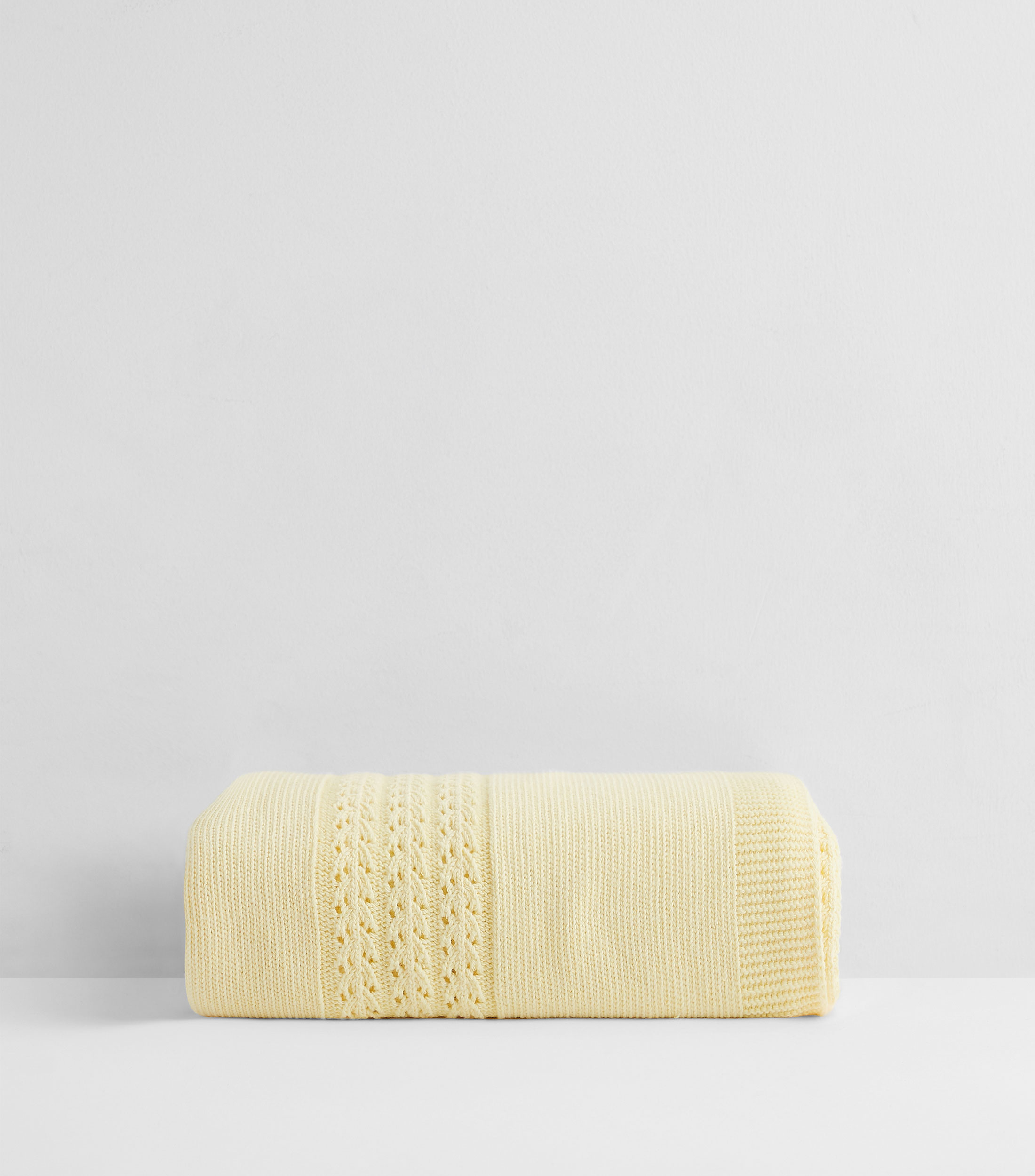 Cobija tricot tejida amarilla Bebé