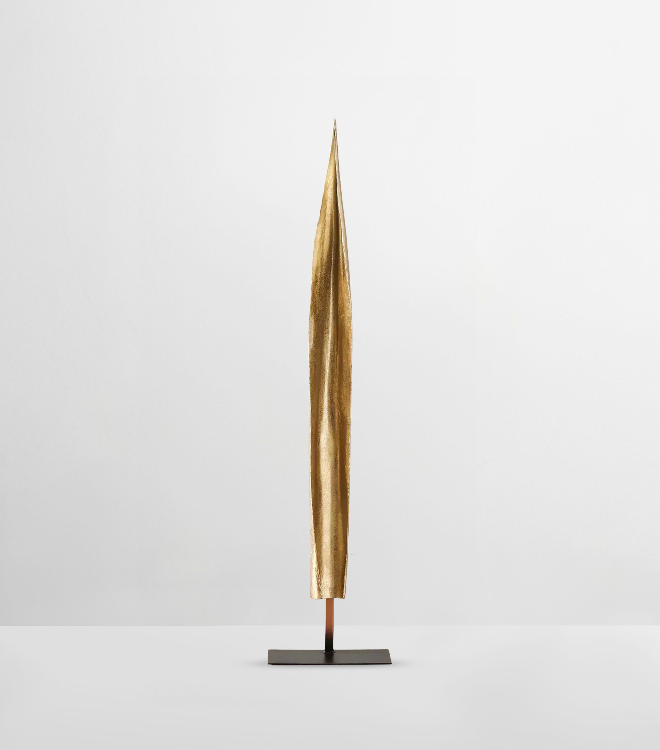 Escultura Hoja dorada en resina
