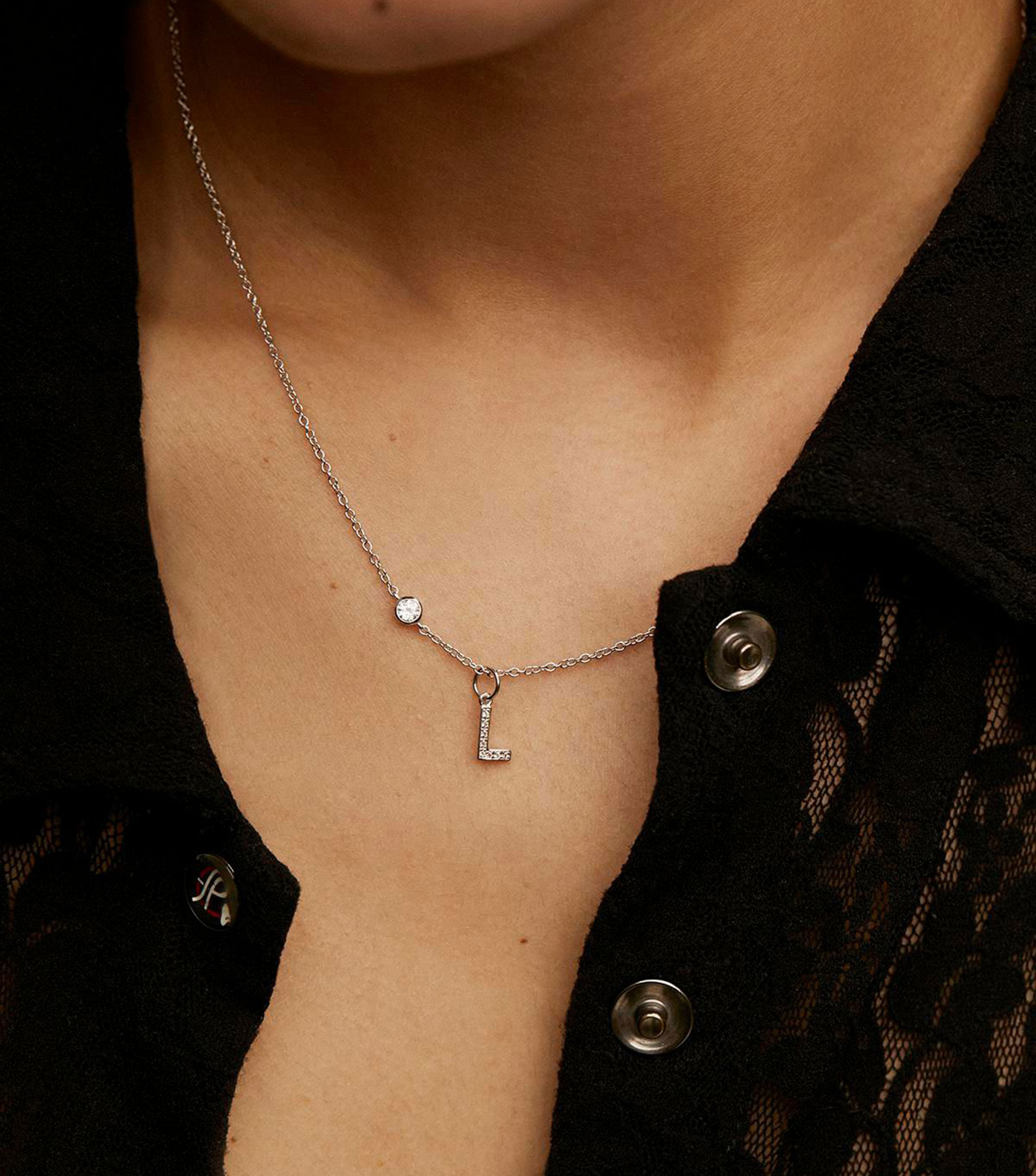 Charm letra L en plata .925 ABC con topacios blancos Mujer