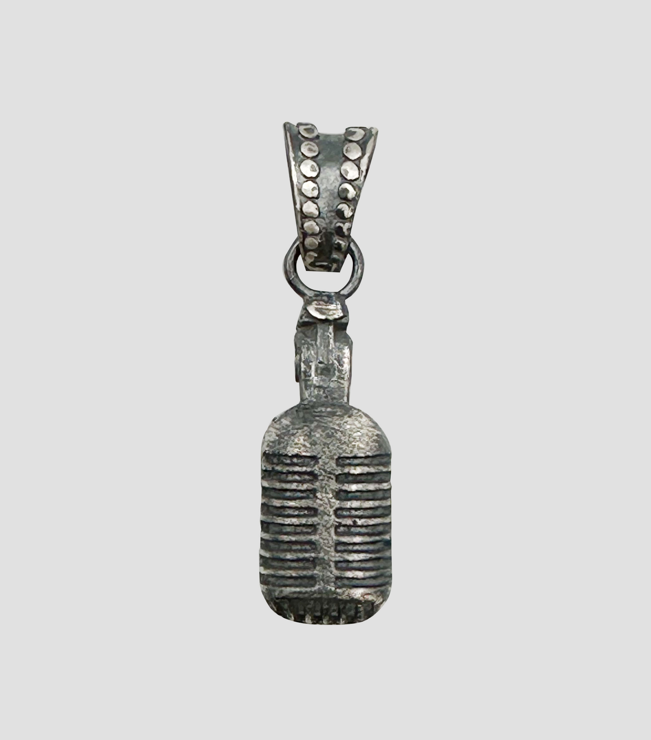 Dije microfono con cadena Hombre