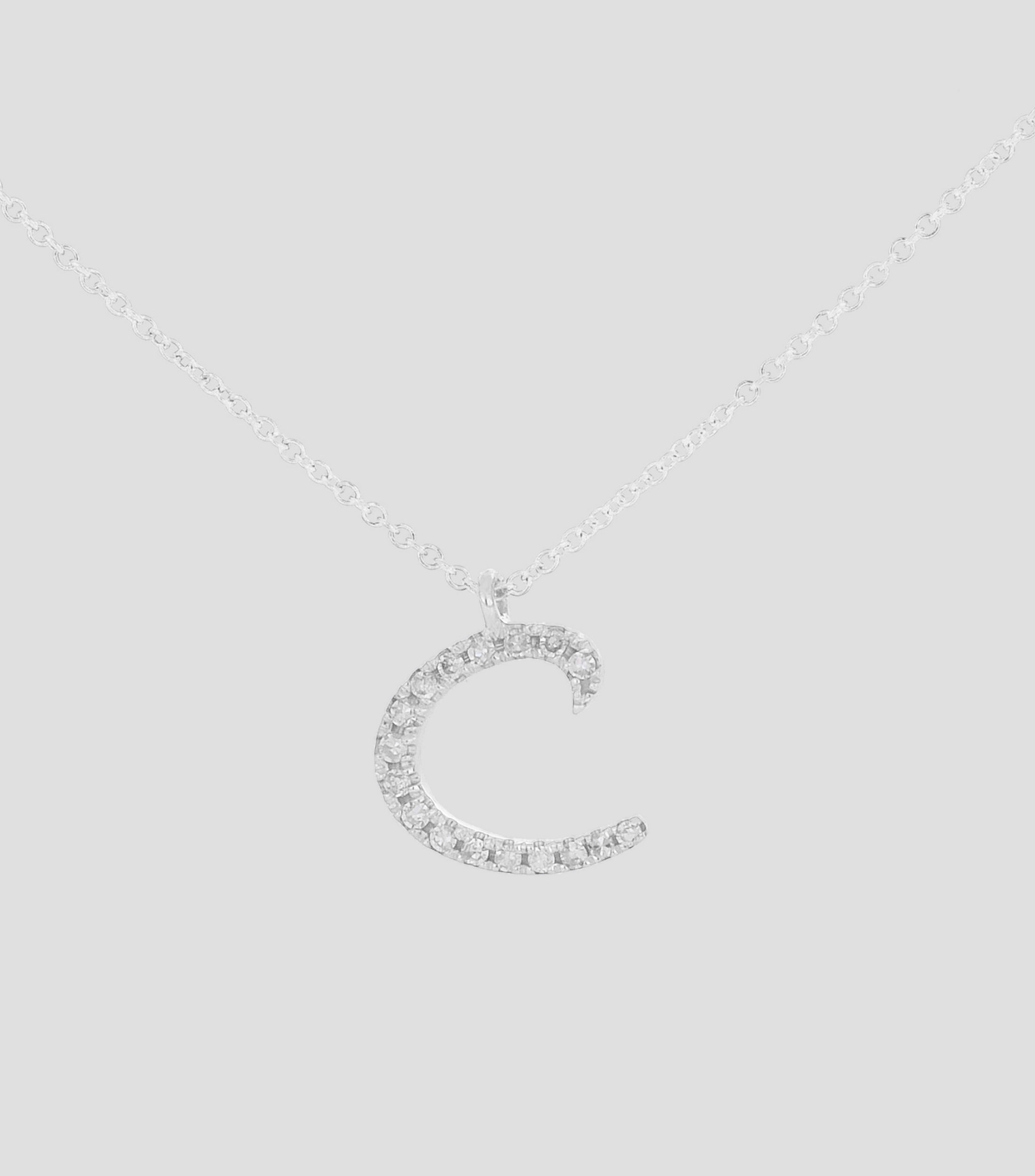 Dije en letra "C" y cadena en Oro blanco 14 Kts Mujer